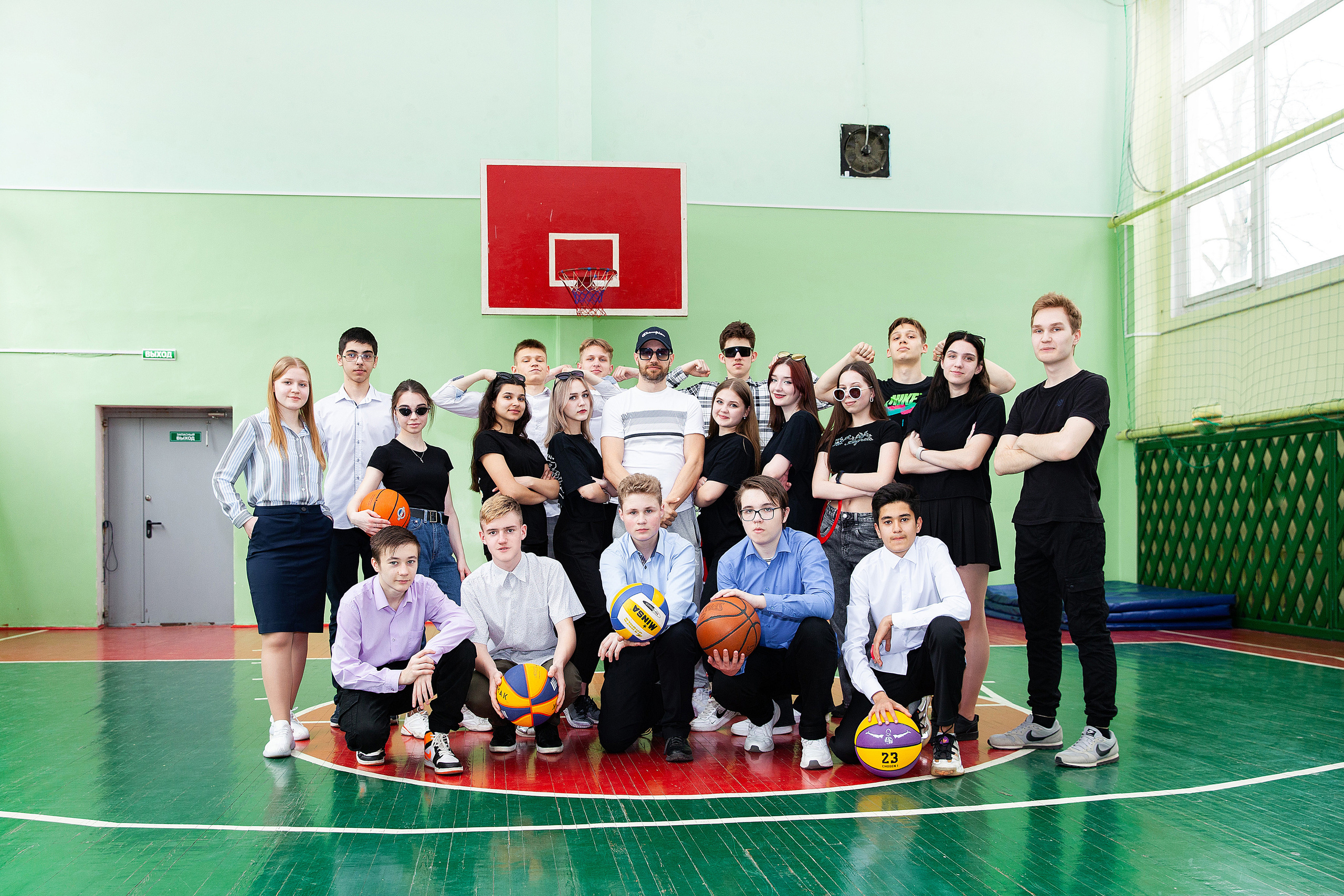 фотосессия в школьном спортзале