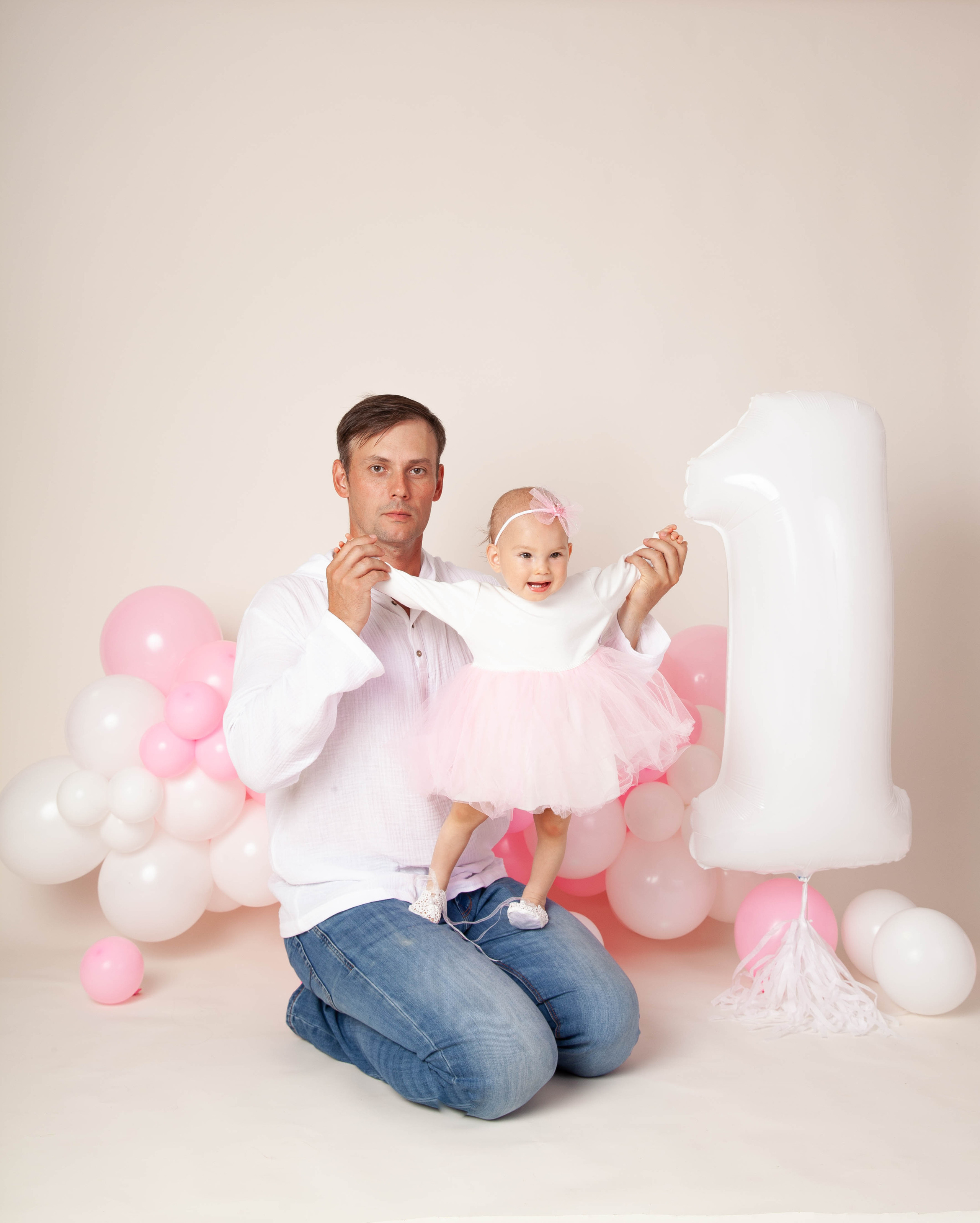 Праздничная фотосессия годовасия. Фотограф в Железнодорожном и Балашихе