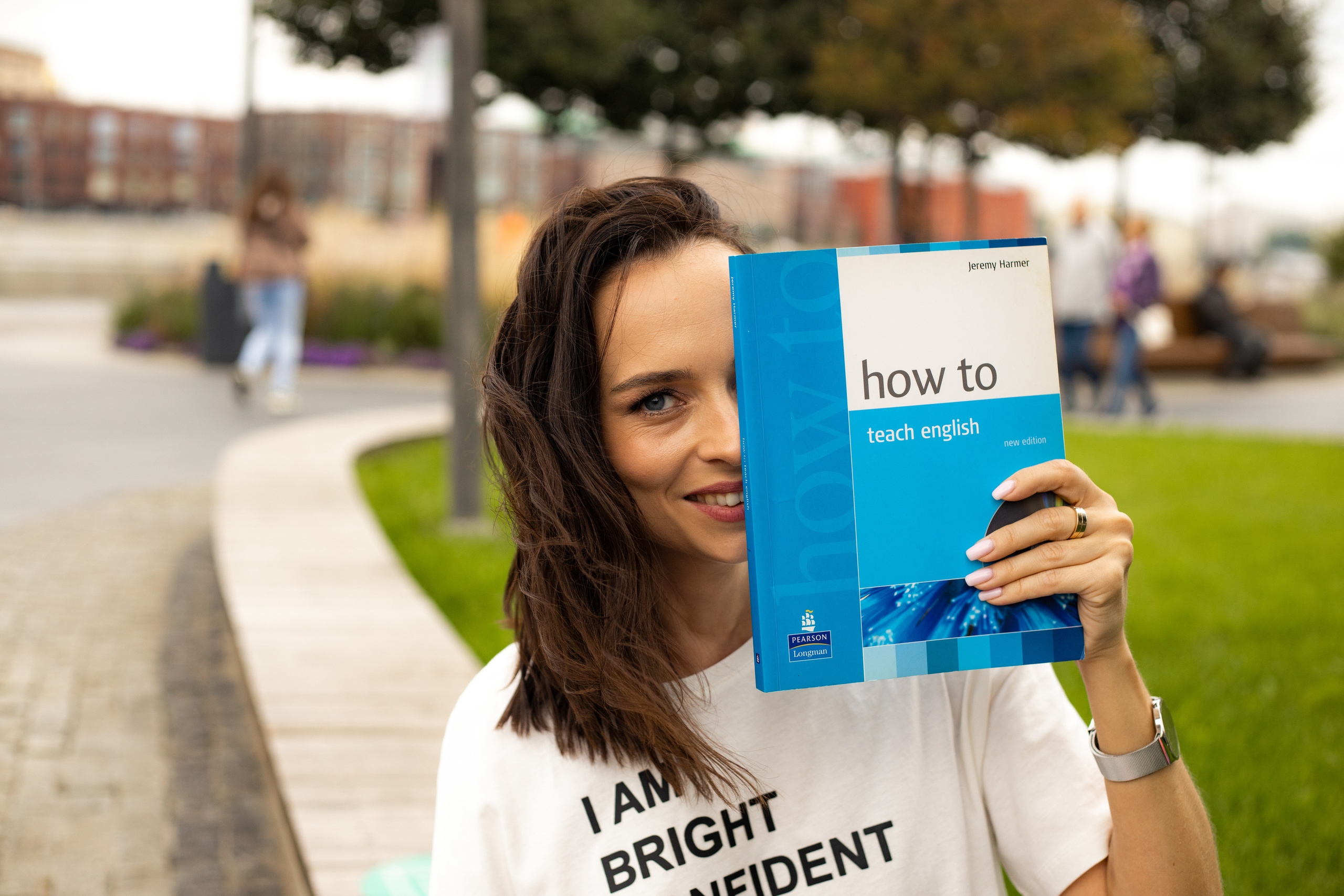 учитель  с учебником