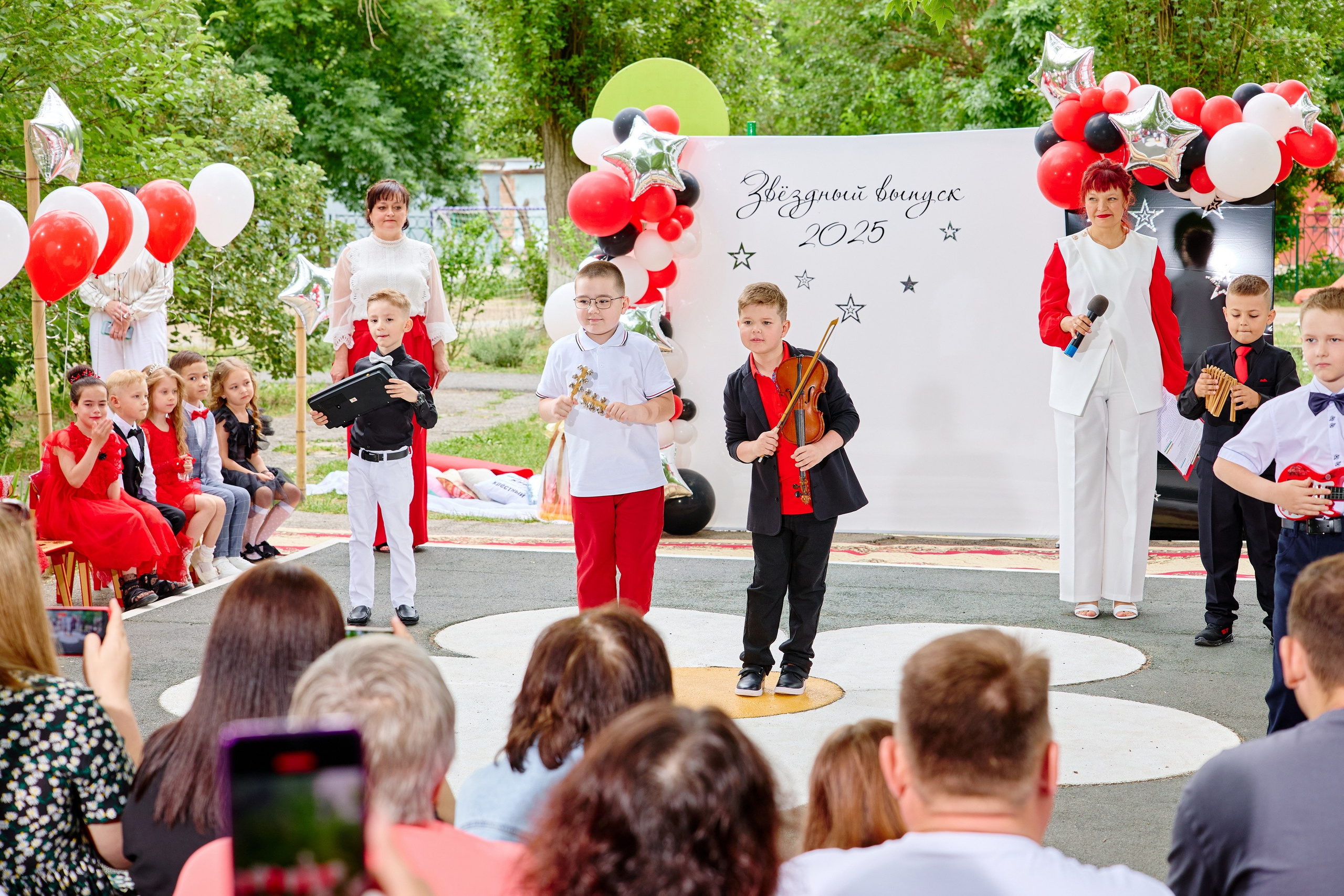 Выпускной 45 сад. Фотограф Выпускные альбомы Таганрог Сергей Коробченко