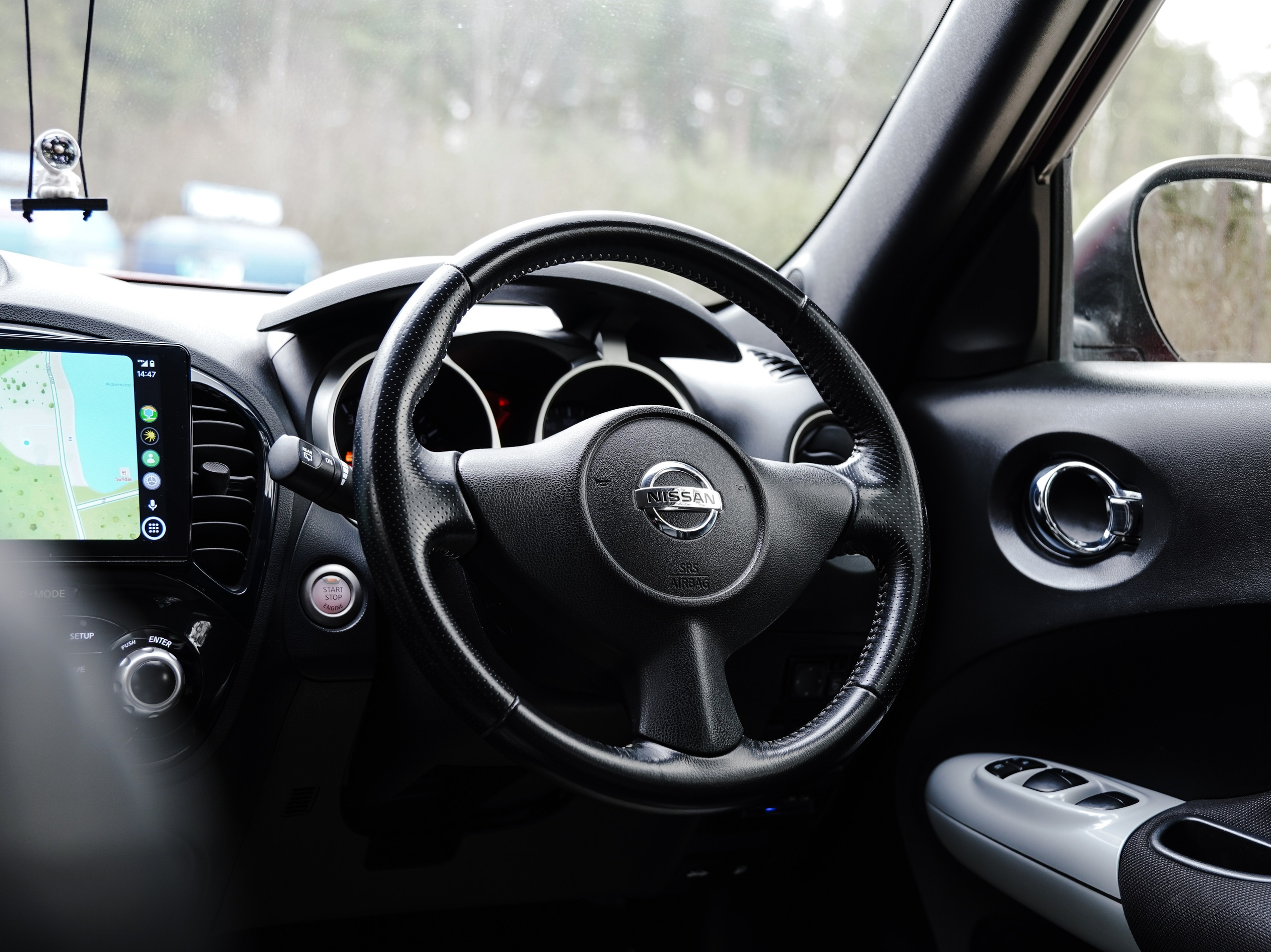 NISSAN JUKE JAPAN. Opasnophoto