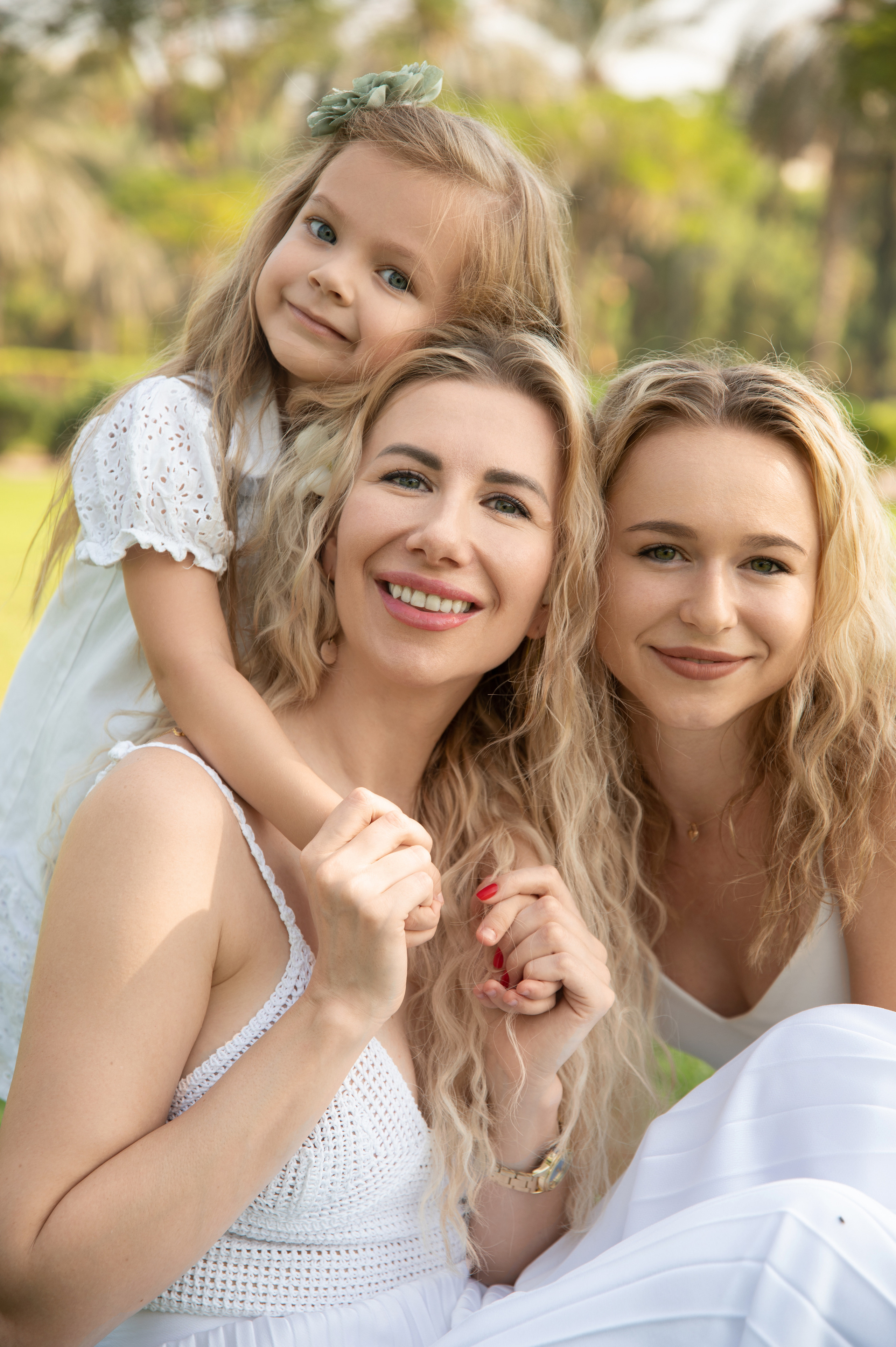 Family in Safa park. Wedding and family photographer in Dubai Vasilii Albul