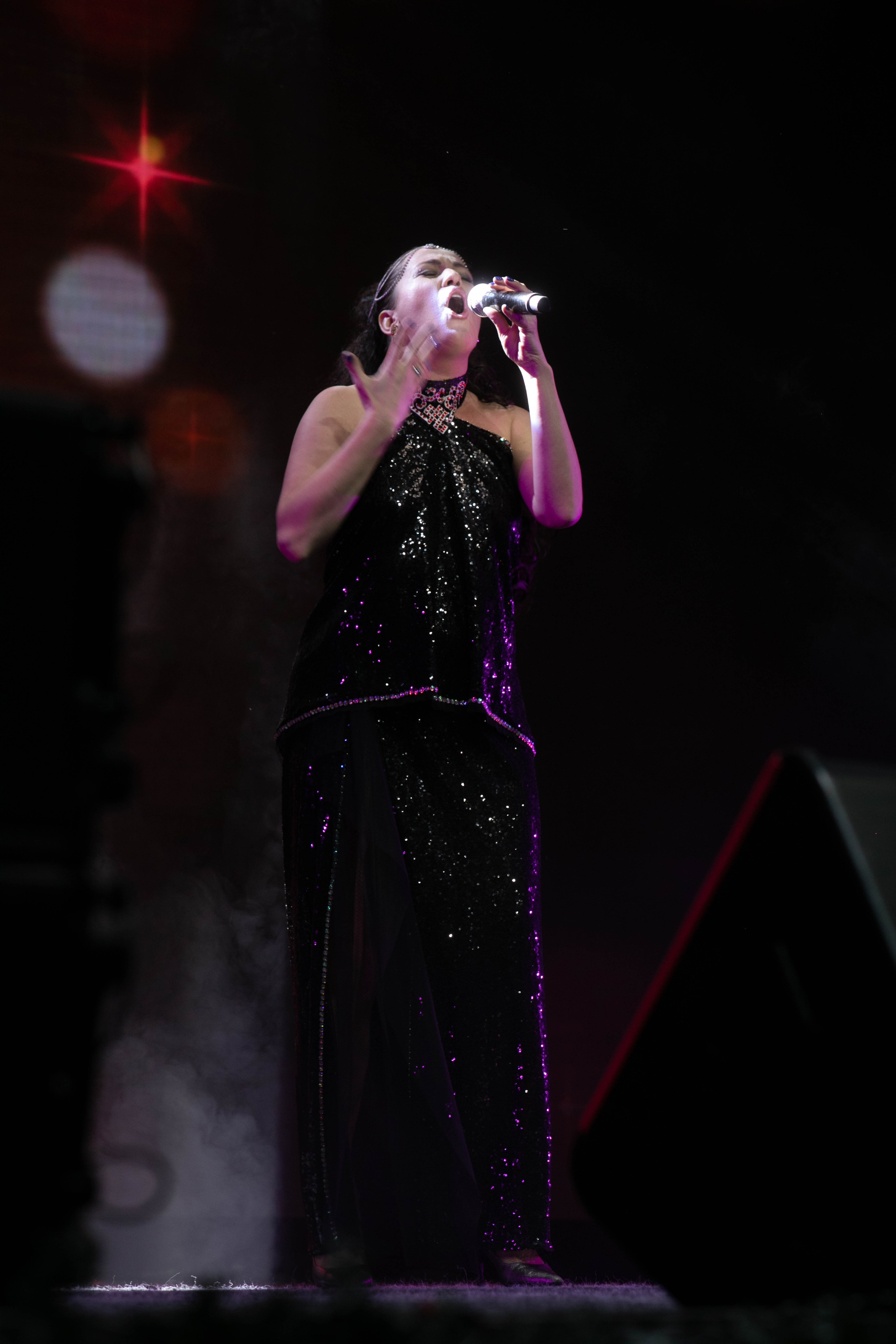 ММTV новый год 2024. Art photographer Nino