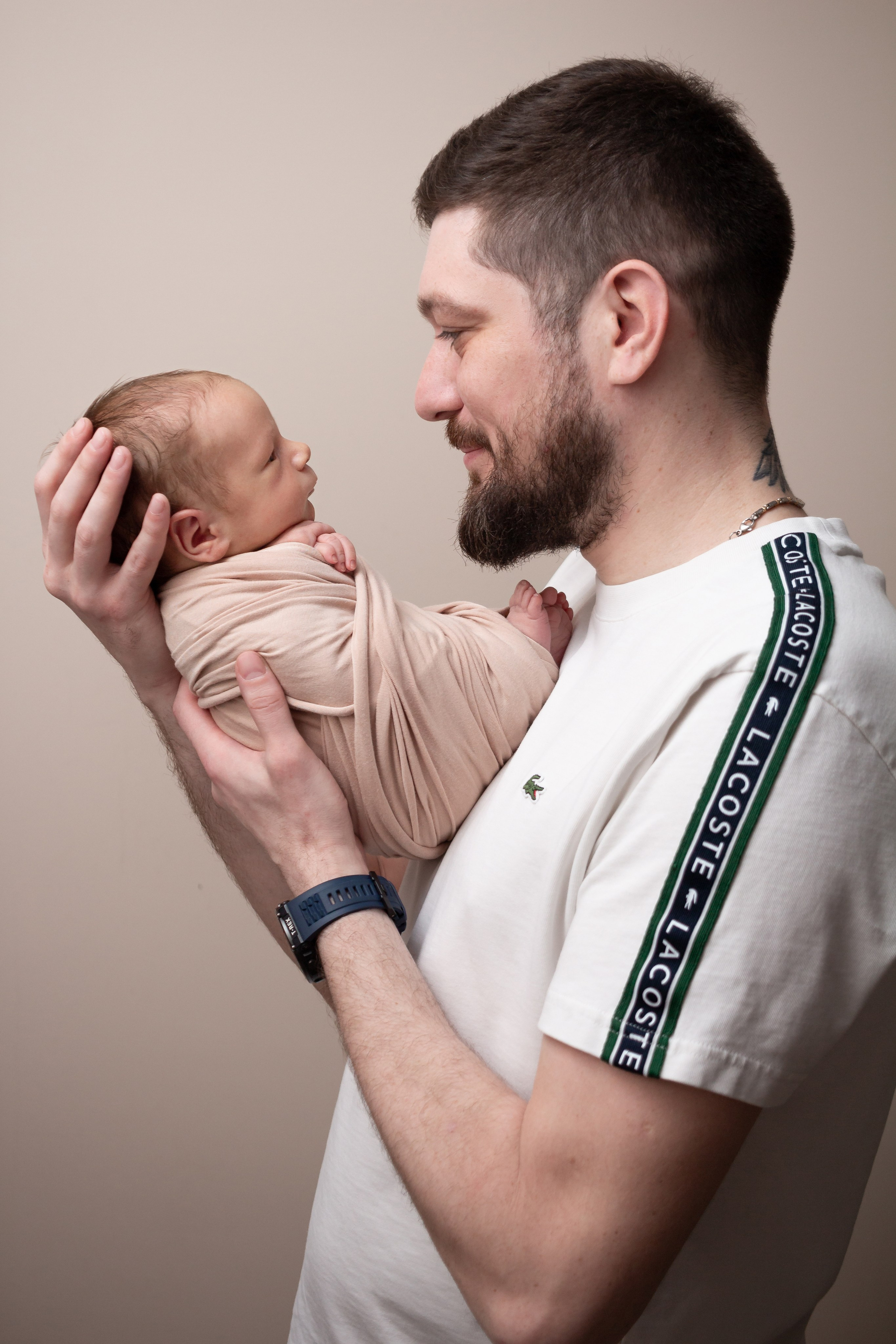 Кадры малыша с родителями. Фотограф новорождённых Анапа Елена Кушнарь