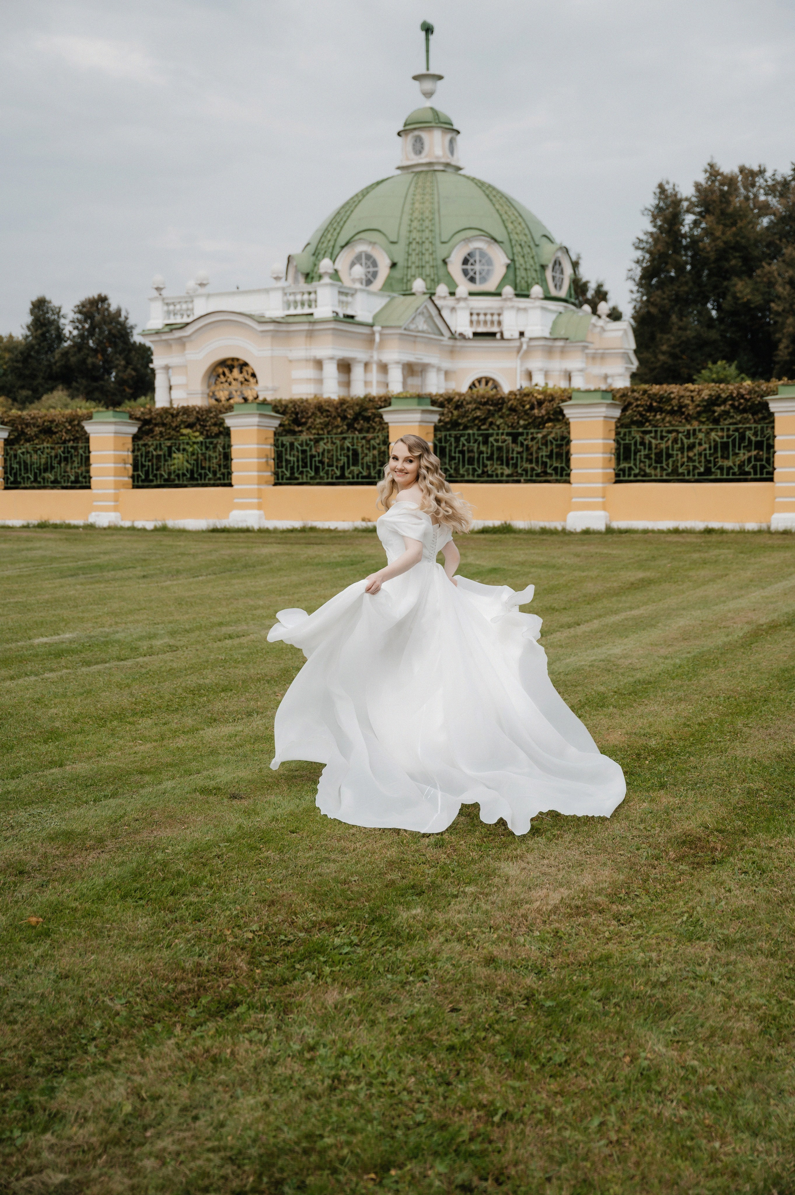 Илья и Ольга.Кусково. Свадебный фотограф Раменское-Москва
