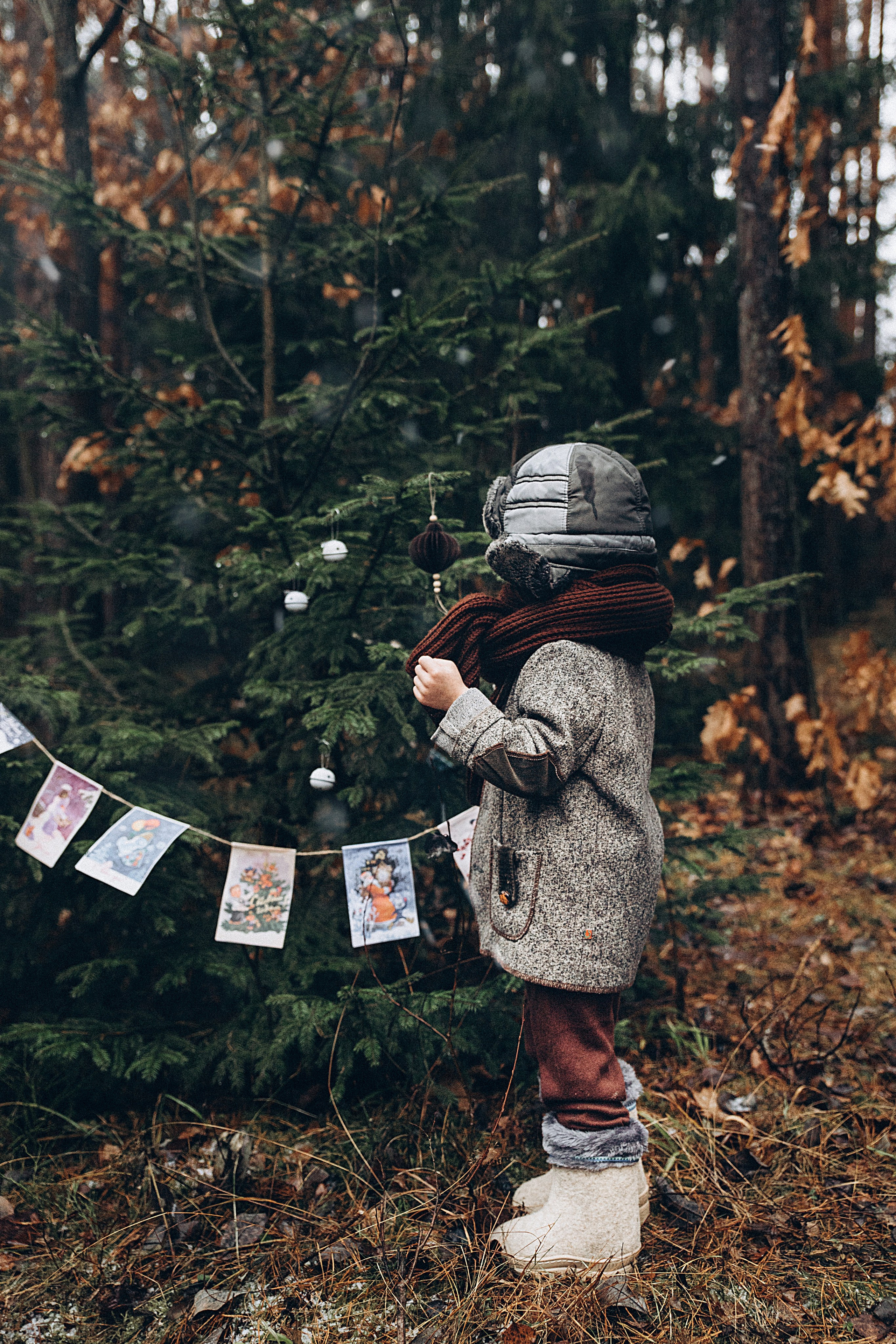 Елка в лесу. Репортажный и детский фотограф в Минске