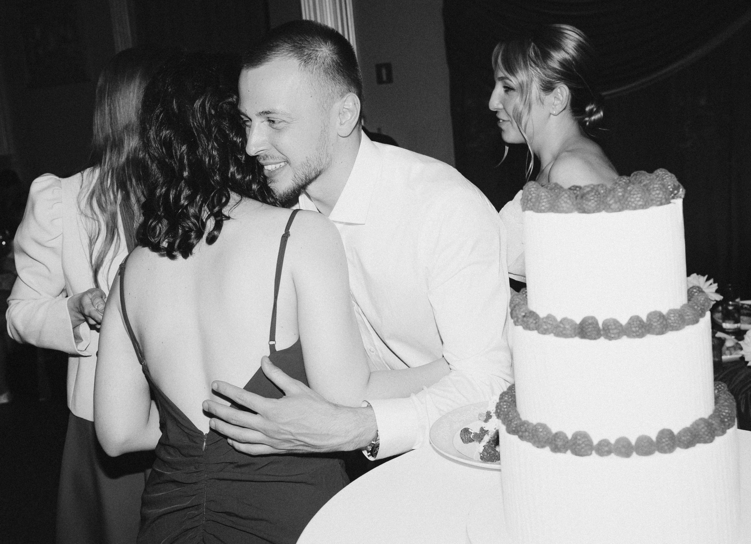 От любви есть только одно средство: любить ещё больше