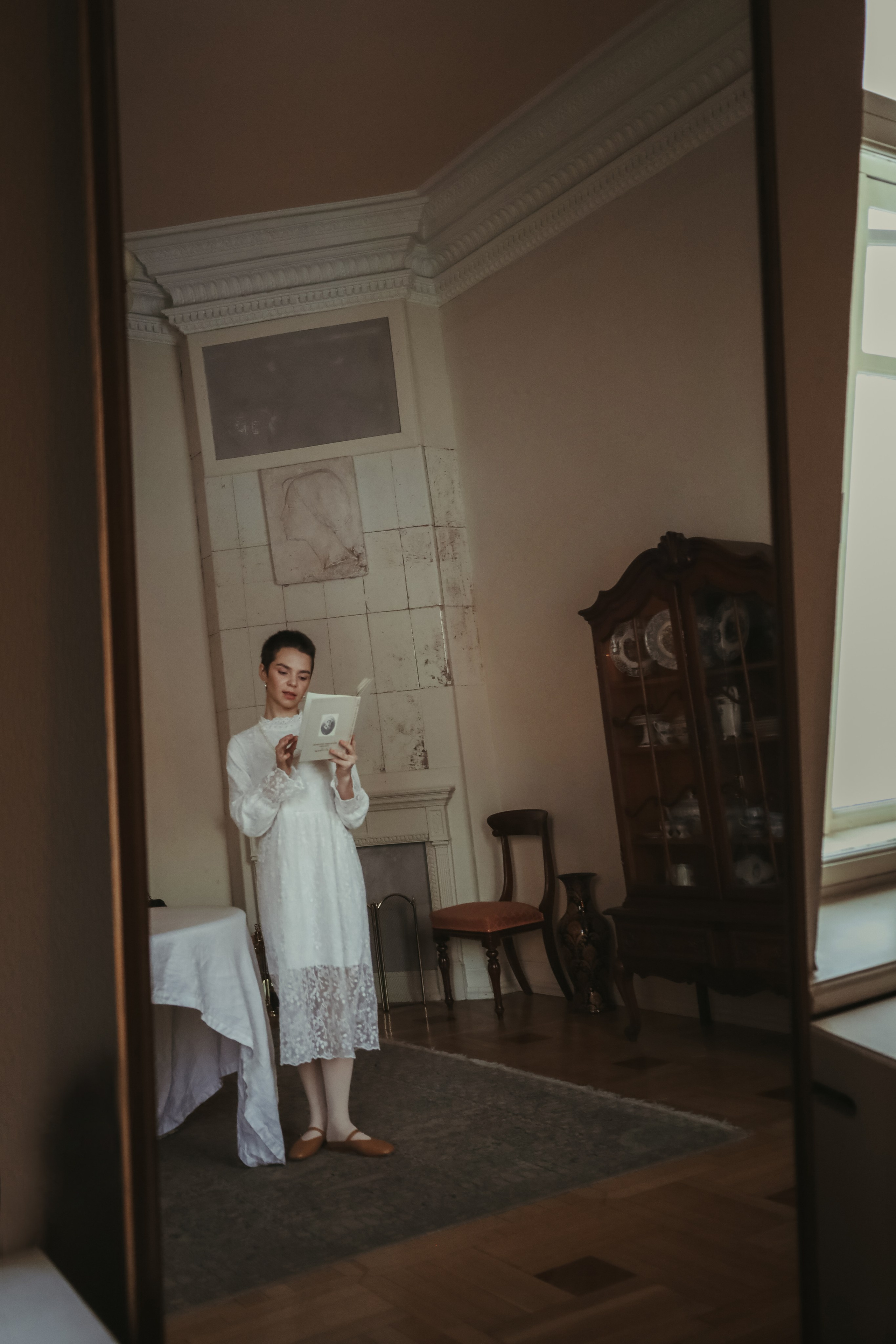 Актриса в особняке. Фотограф Химки Анна Татарских