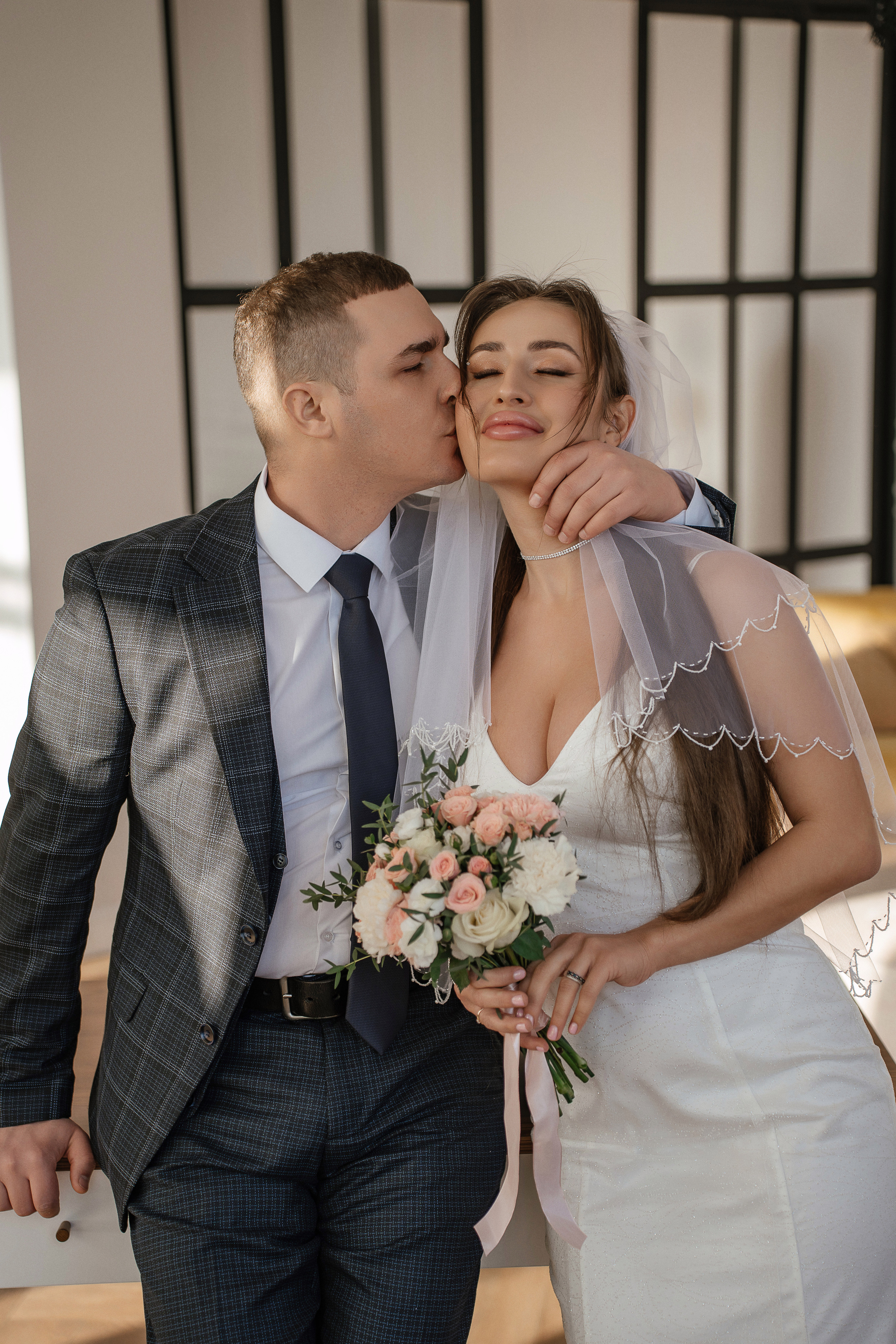 Фотосессия молодожёнов в Красноярске. Свадебный и семейный фотограф в Красноярске Наталья Дроздова