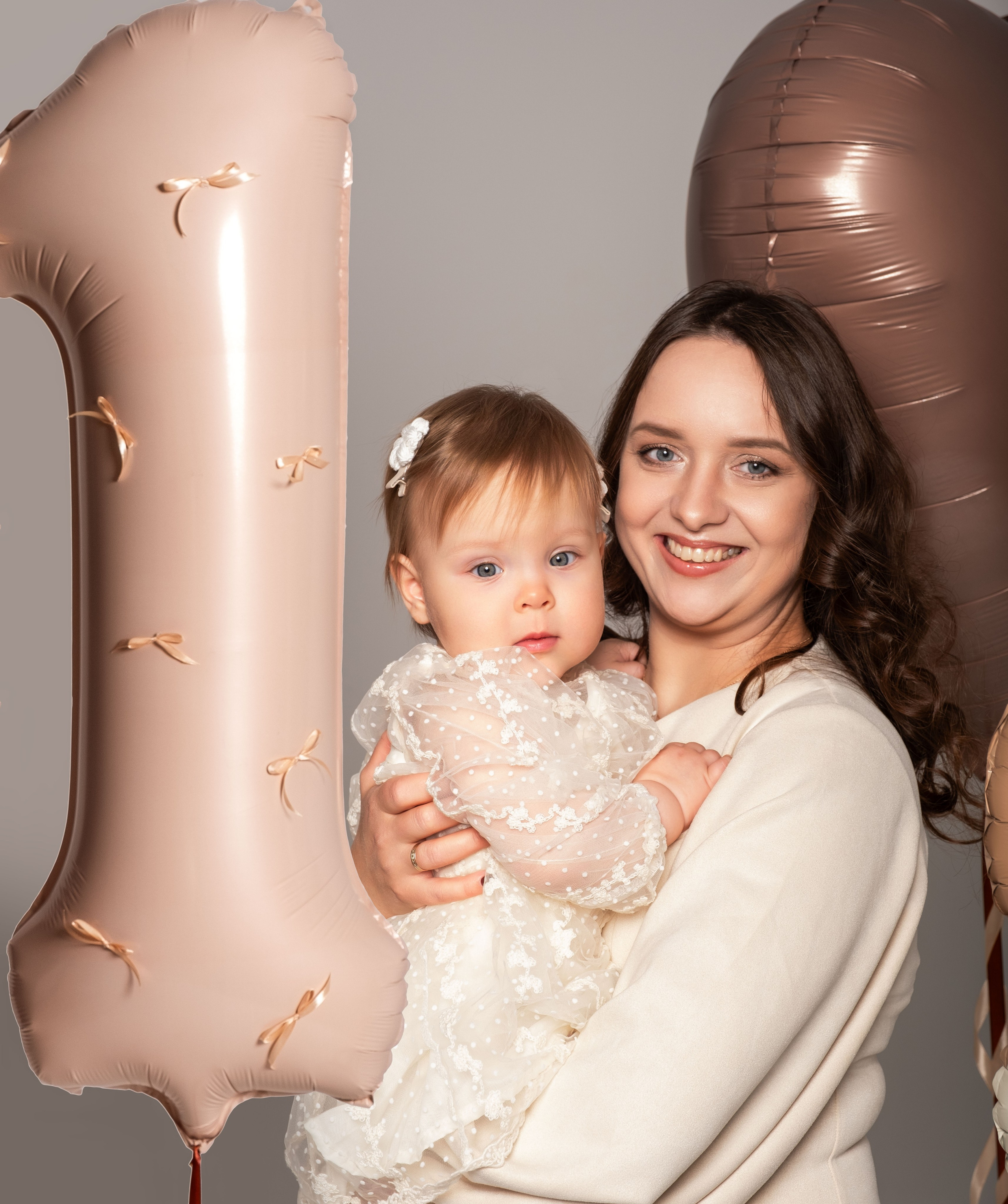 Семейные студийные фотосессии, дни рождения. Фотограф беременности Демочкина Елена