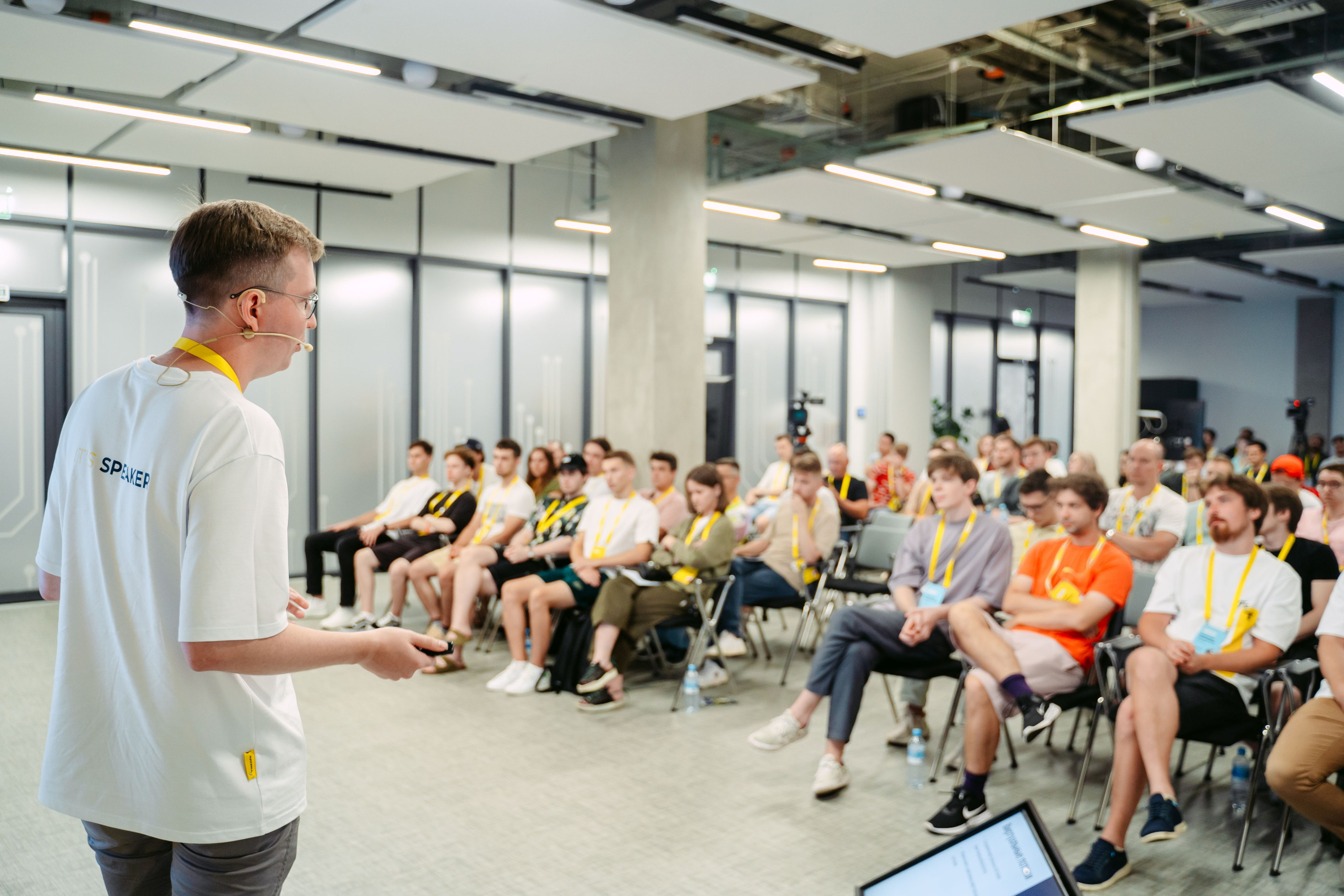 Тинькофф. ИТ-фест / 2023. Саша Копылов, фотограф в Казани