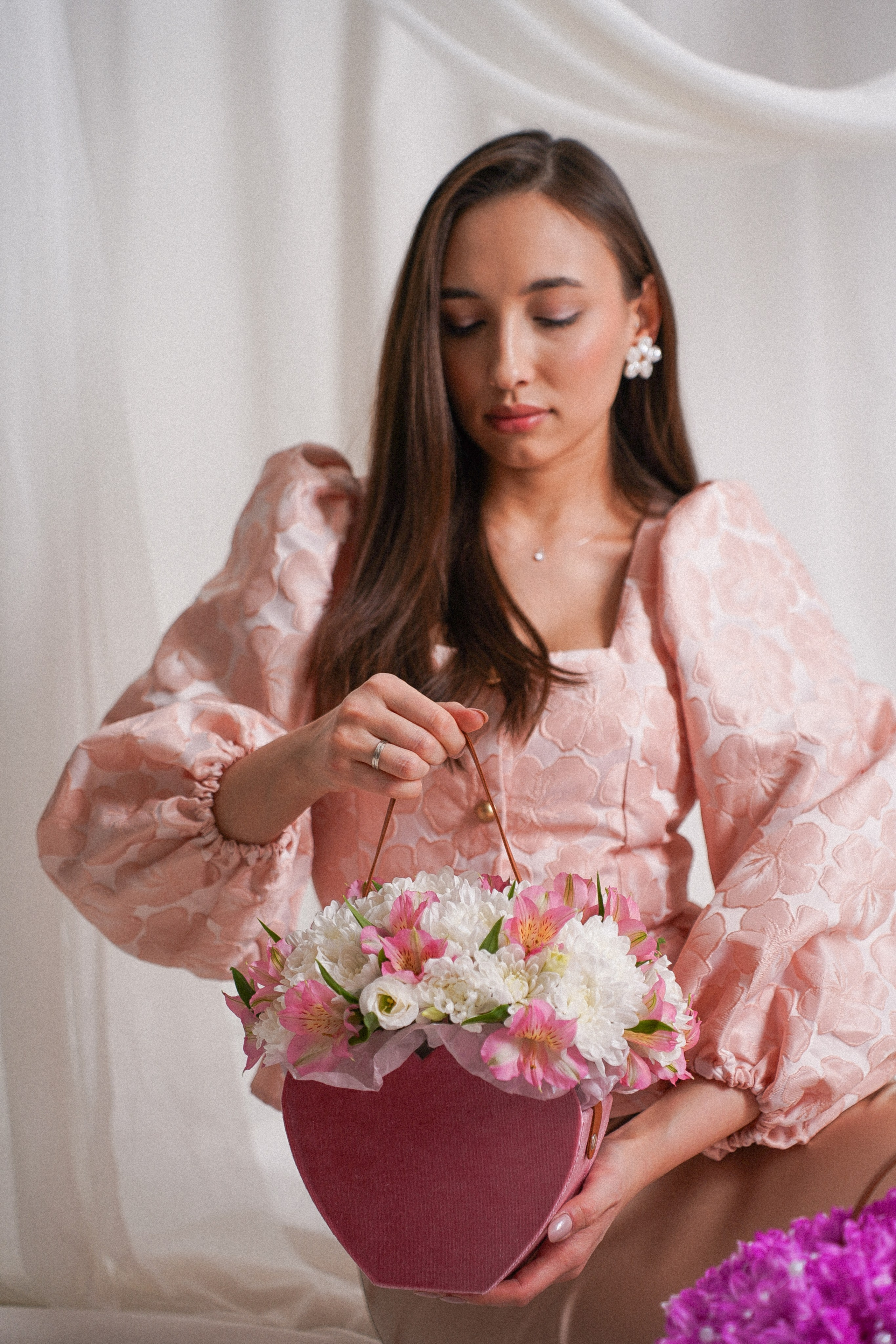 Съемка для цветочного магазина «Престиж Флора». Свадебный видеограф, рилсмейкер, фотограф в Когалыме Меркулова Диана