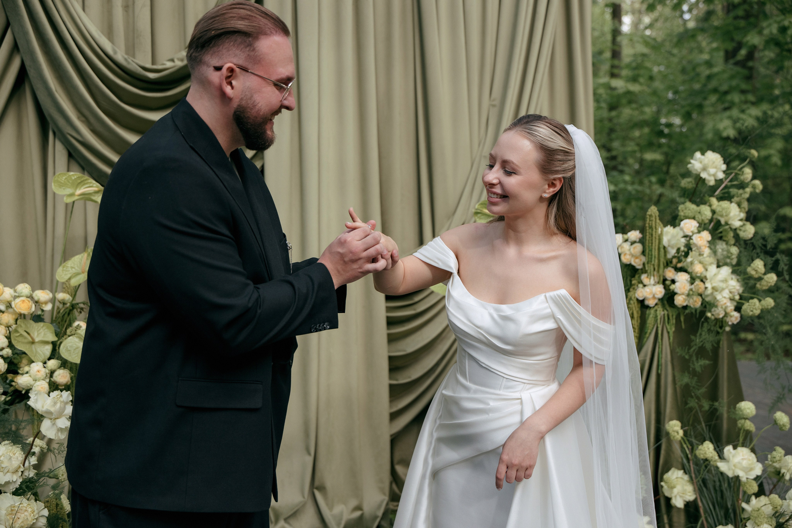 ЛЕС Event House выездная регистрация и свадебный банкет на площадке ЛЕС. Свадебный фотограф Москва