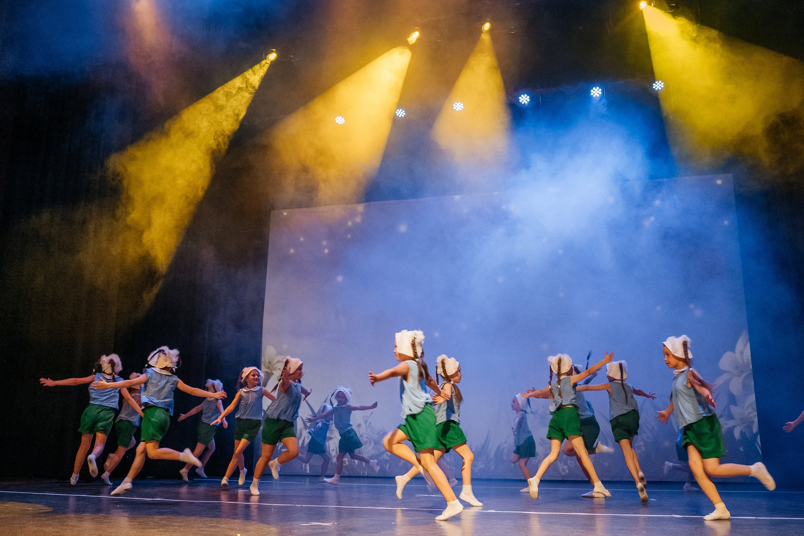 Танцы. Фотограф Елена Рогашкова