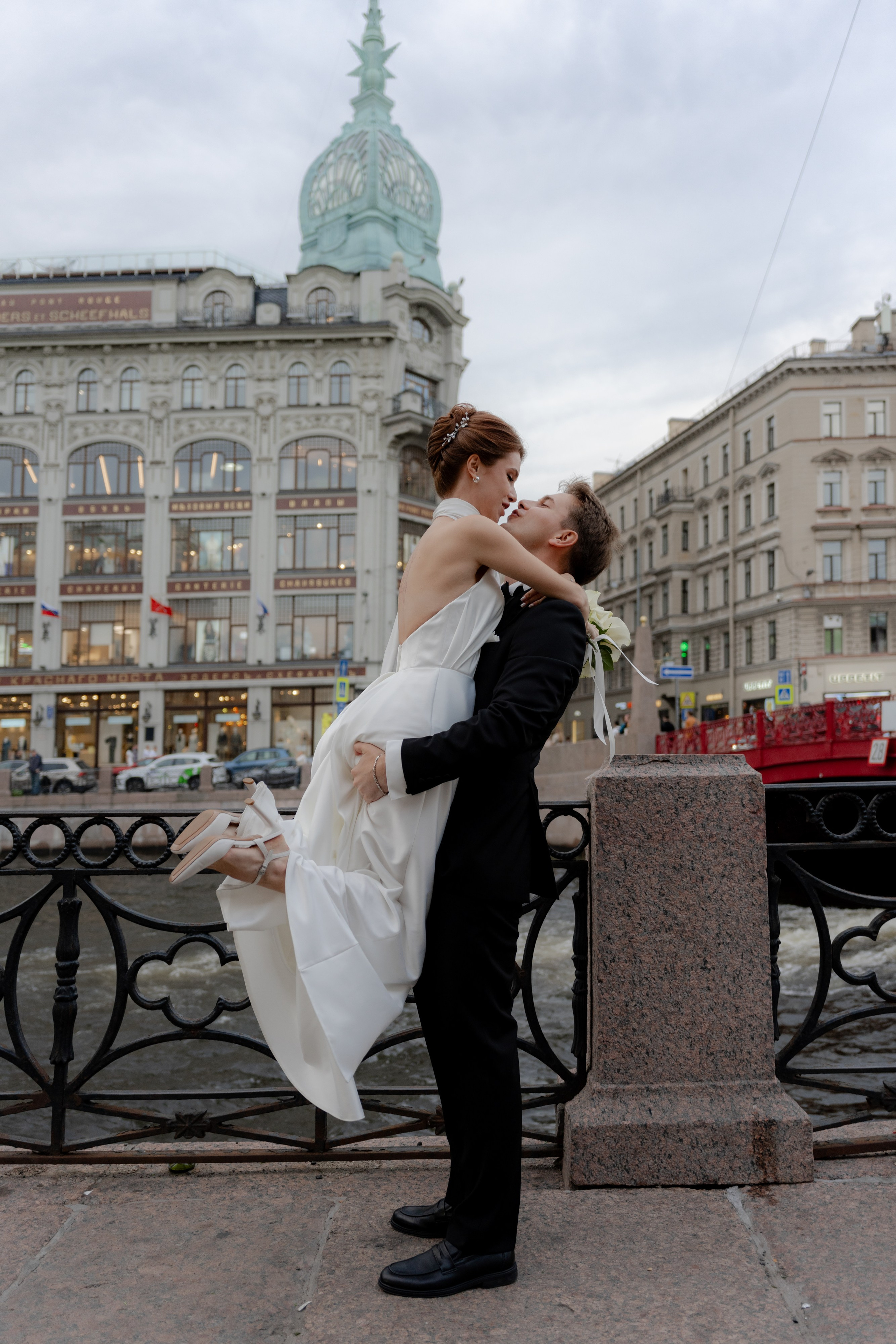 Свадебная съемка на закате. Свадебный фотограф Александр Невский в Санкт-Петербурге