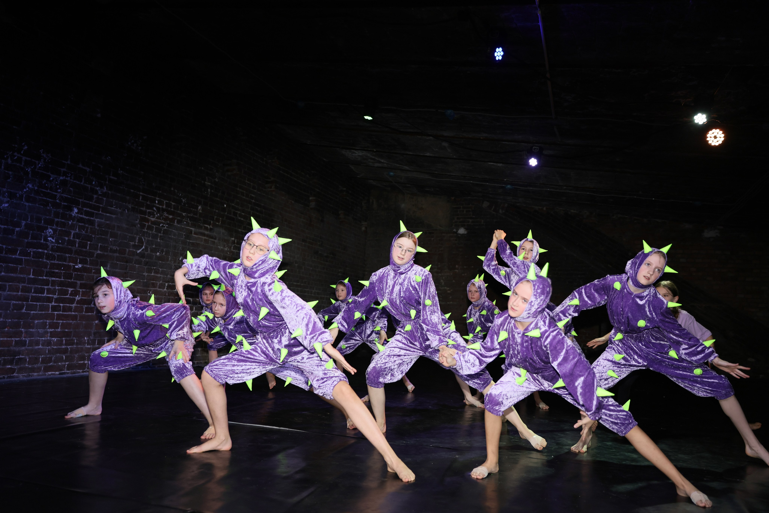 Новогодние танцы. Главная