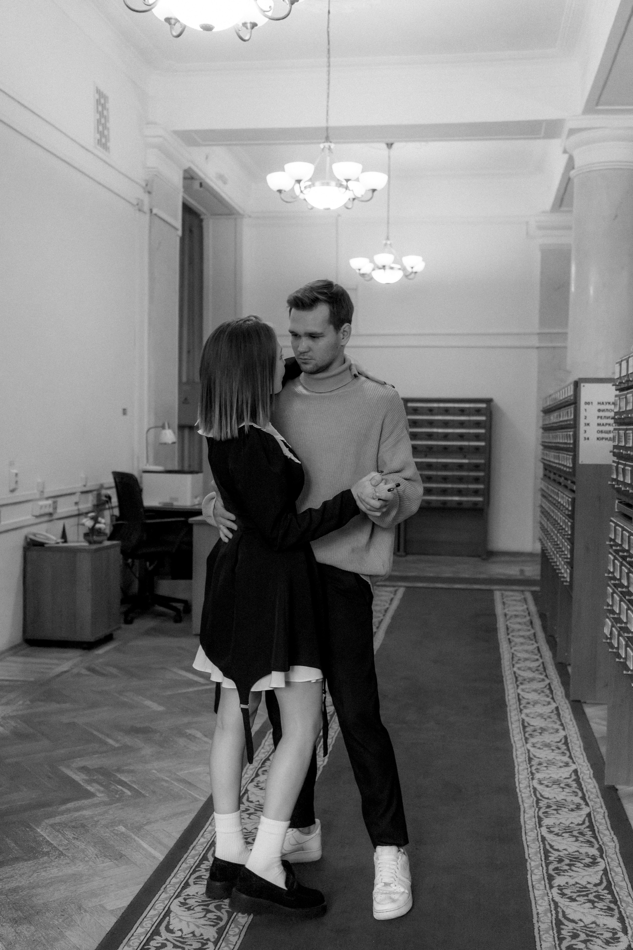 Вероника & Егор. Прогулка под шелест страниц. Эстетичная фото- и видеосъёмка Ирина Арсентьева. Челябинск и весь мир