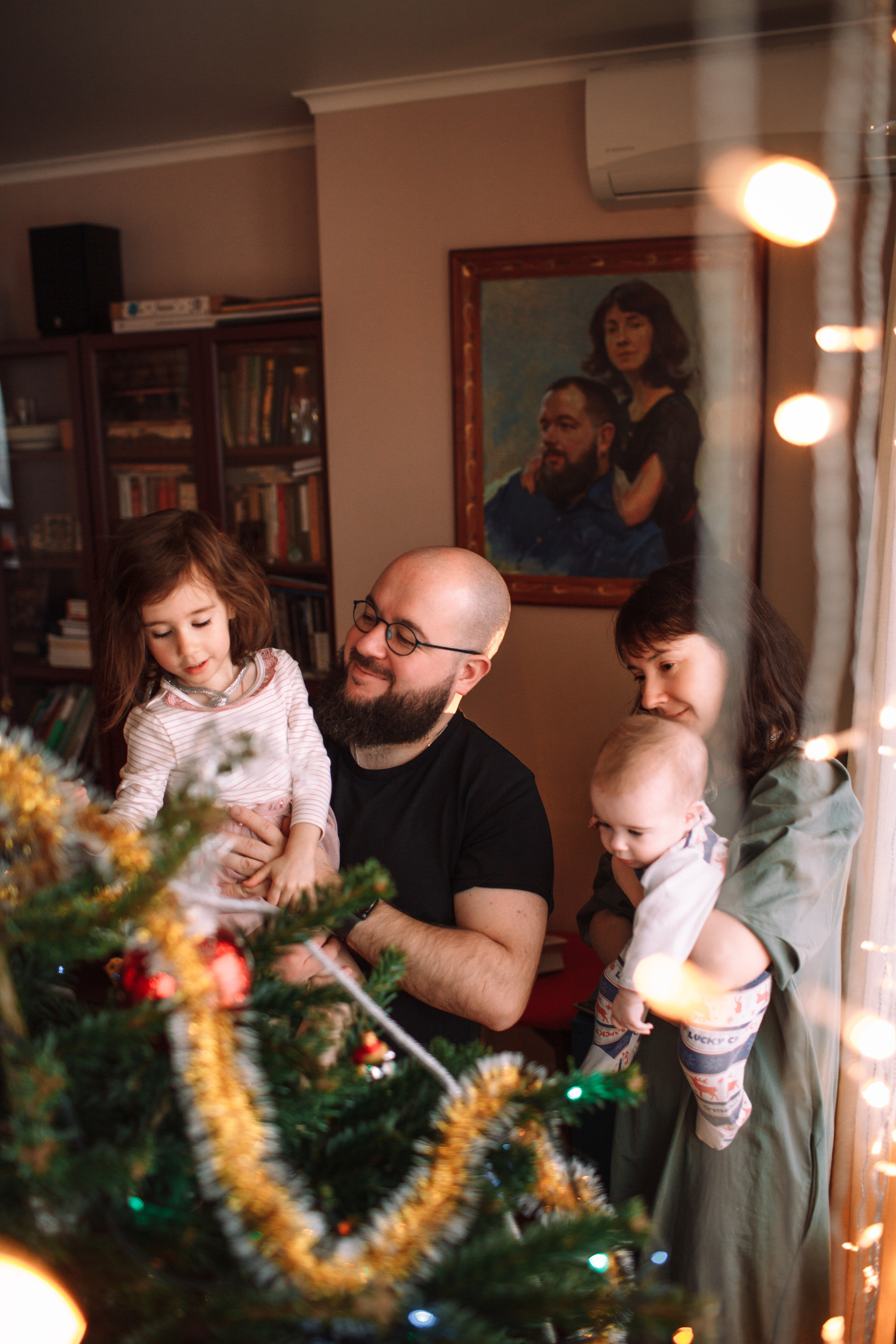 Алла, Андрей и девочки. Домашняя съемка. Детский и семейный фотограф в Москве и московской области Елена Титова