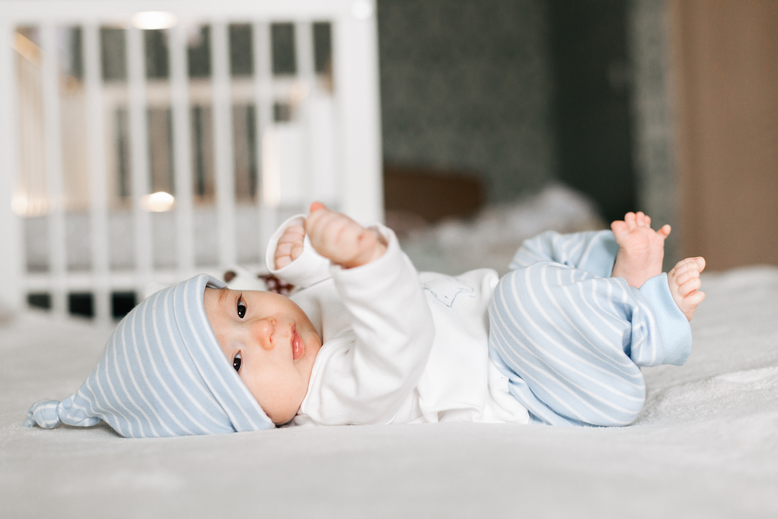 Домашняя съемка семьи с новорожденным малышом. Детский и семейный фотограф в Москве и московской области Елена Титова