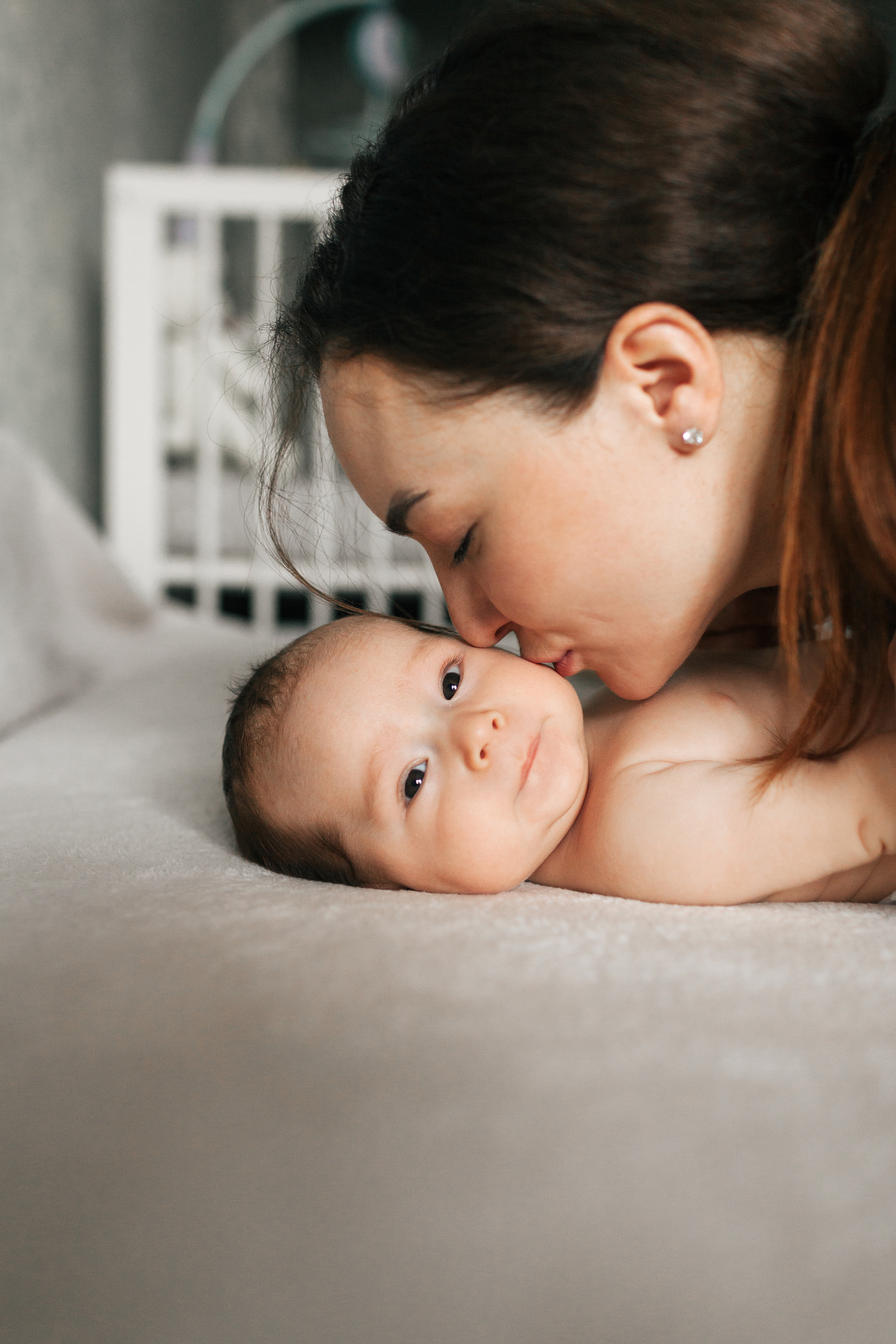 Домашняя съемка семьи с новорожденным малышом. Детский и семейный фотограф в Москве и московской области Елена Титова