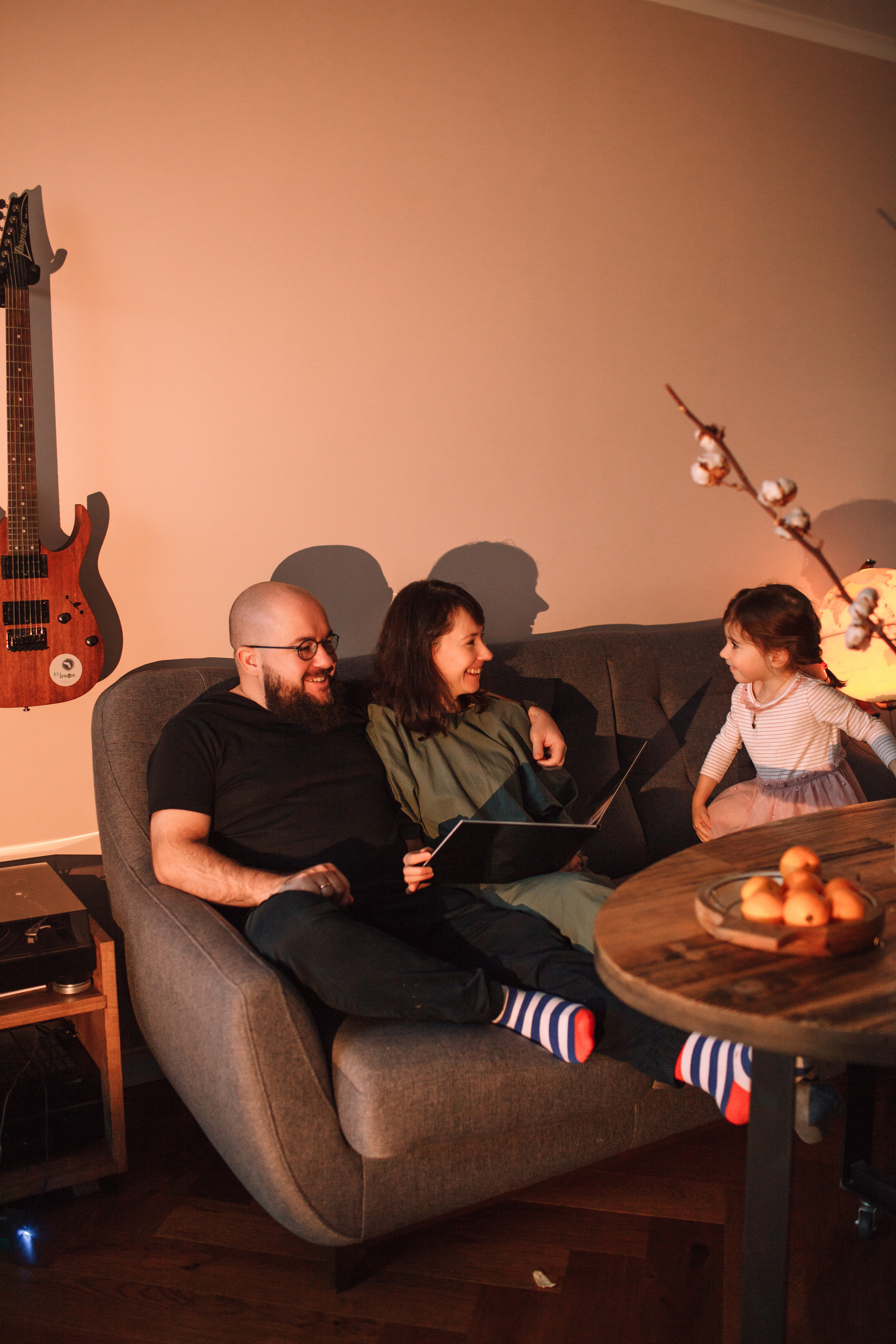 Алла, Андрей и девочки. Домашняя съемка. Детский и семейный фотограф в Москве и московской области Елена Титова