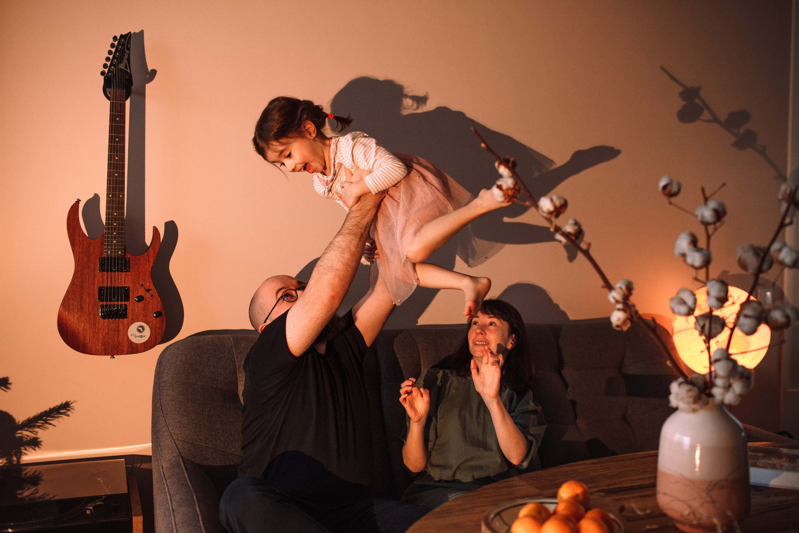 Алла, Андрей и девочки. Домашняя съемка. Детский и семейный фотограф в Москве и московской области Елена Титова