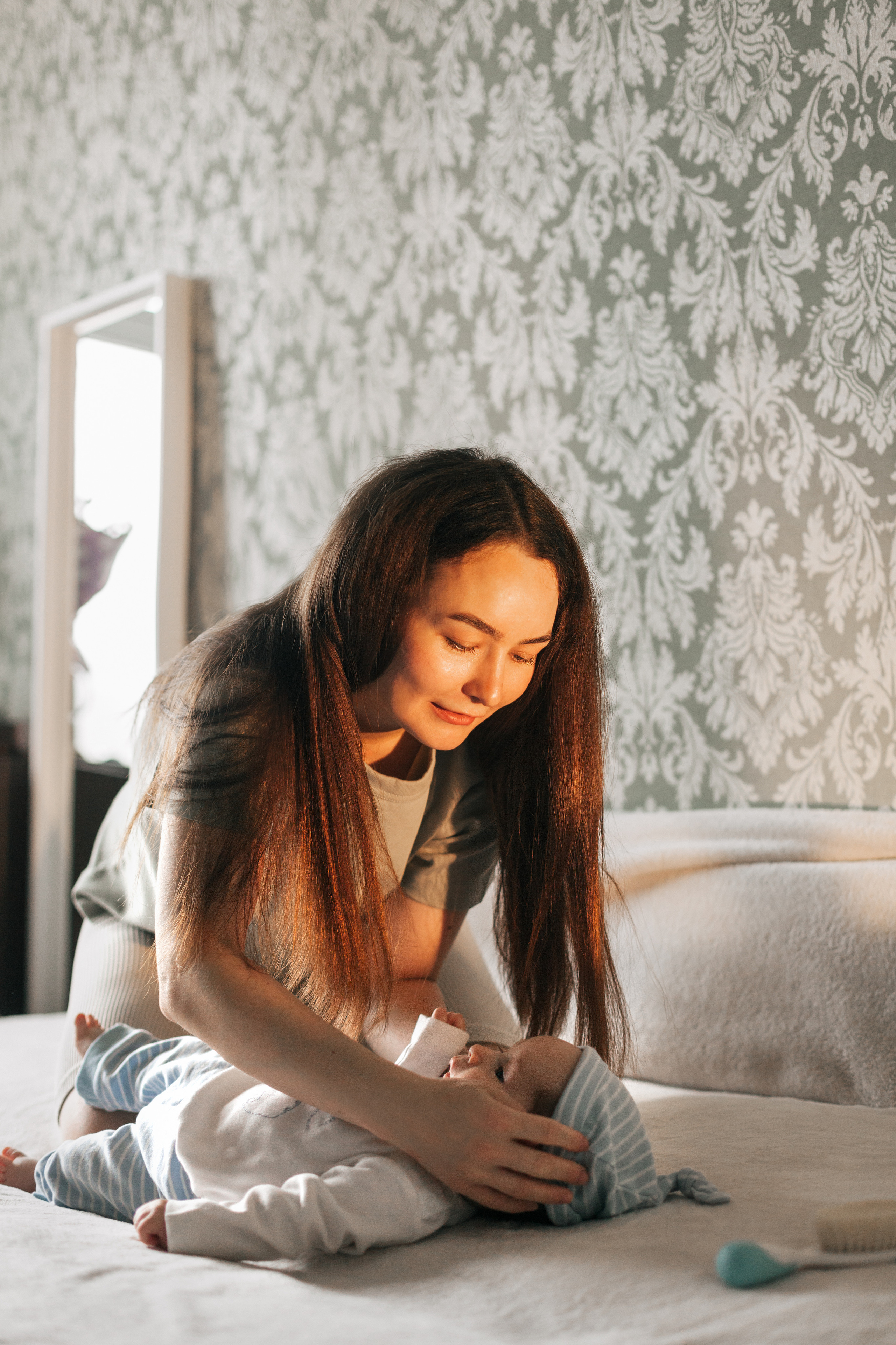 Домашняя съемка семьи с новорожденным малышом. Детский и семейный фотограф в Москве и московской области Елена Титова