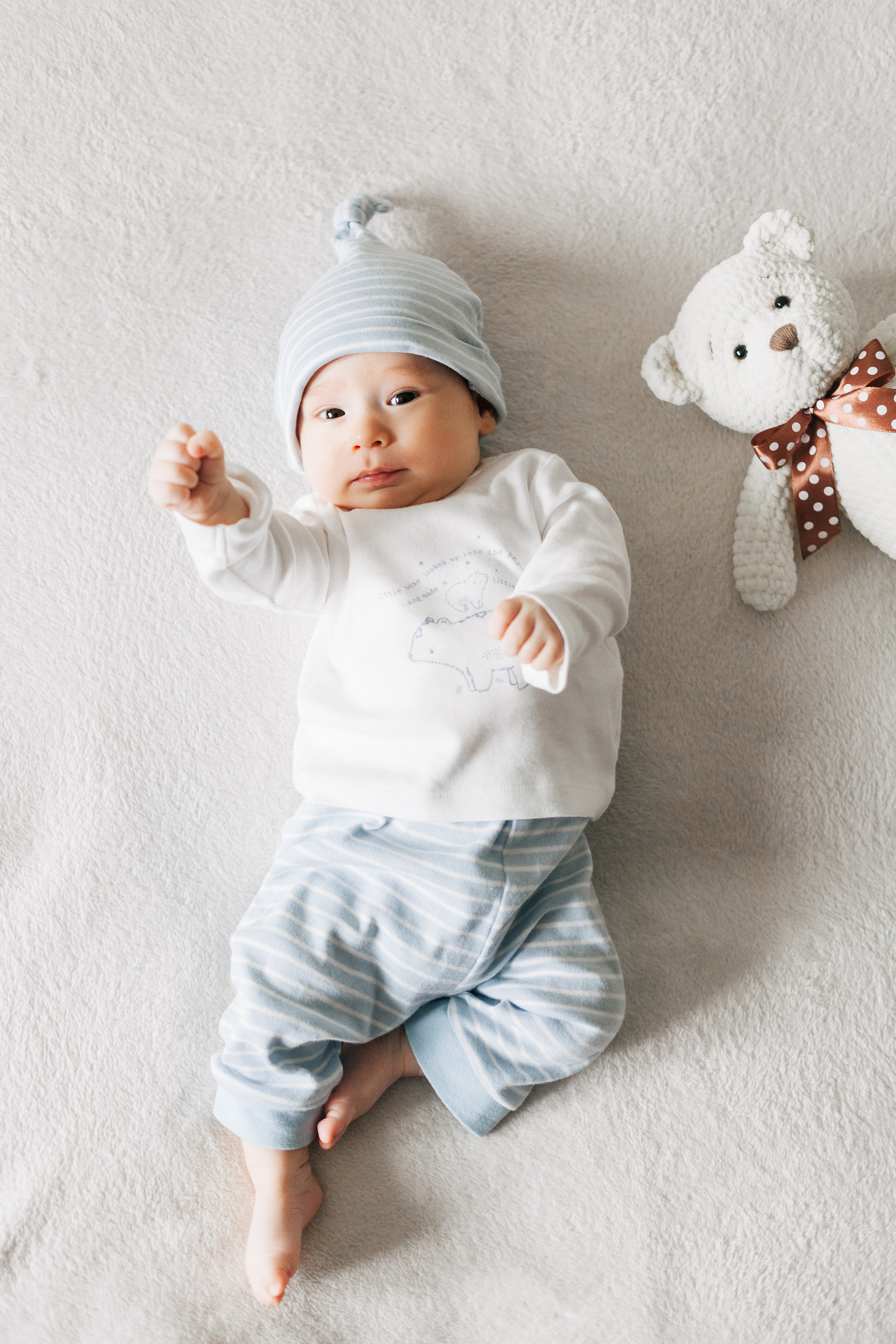 Домашняя съемка семьи с новорожденным малышом. Детский и семейный фотограф в Москве и московской области Елена Титова