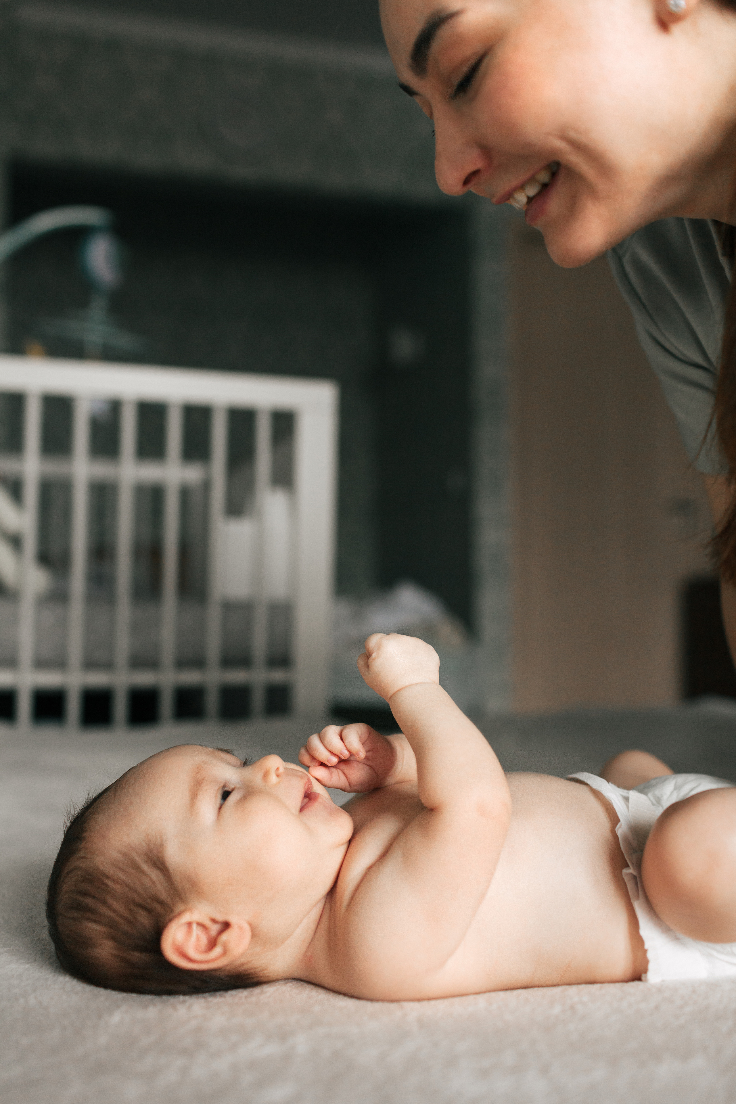 Домашняя съемка семьи с новорожденным малышом. Детский и семейный фотограф в Москве и московской области Елена Титова
