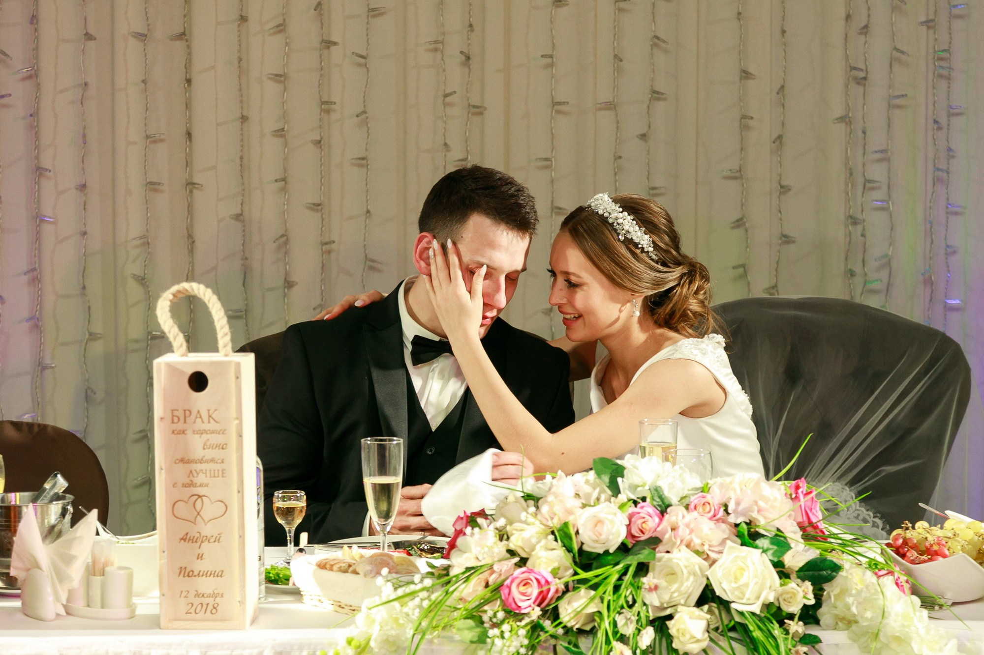 Свадьба с огоньком. Фотограф крещение венчание в Петербурге! Помогает подобрать храм и посоветовал душевного батюшку в СПб