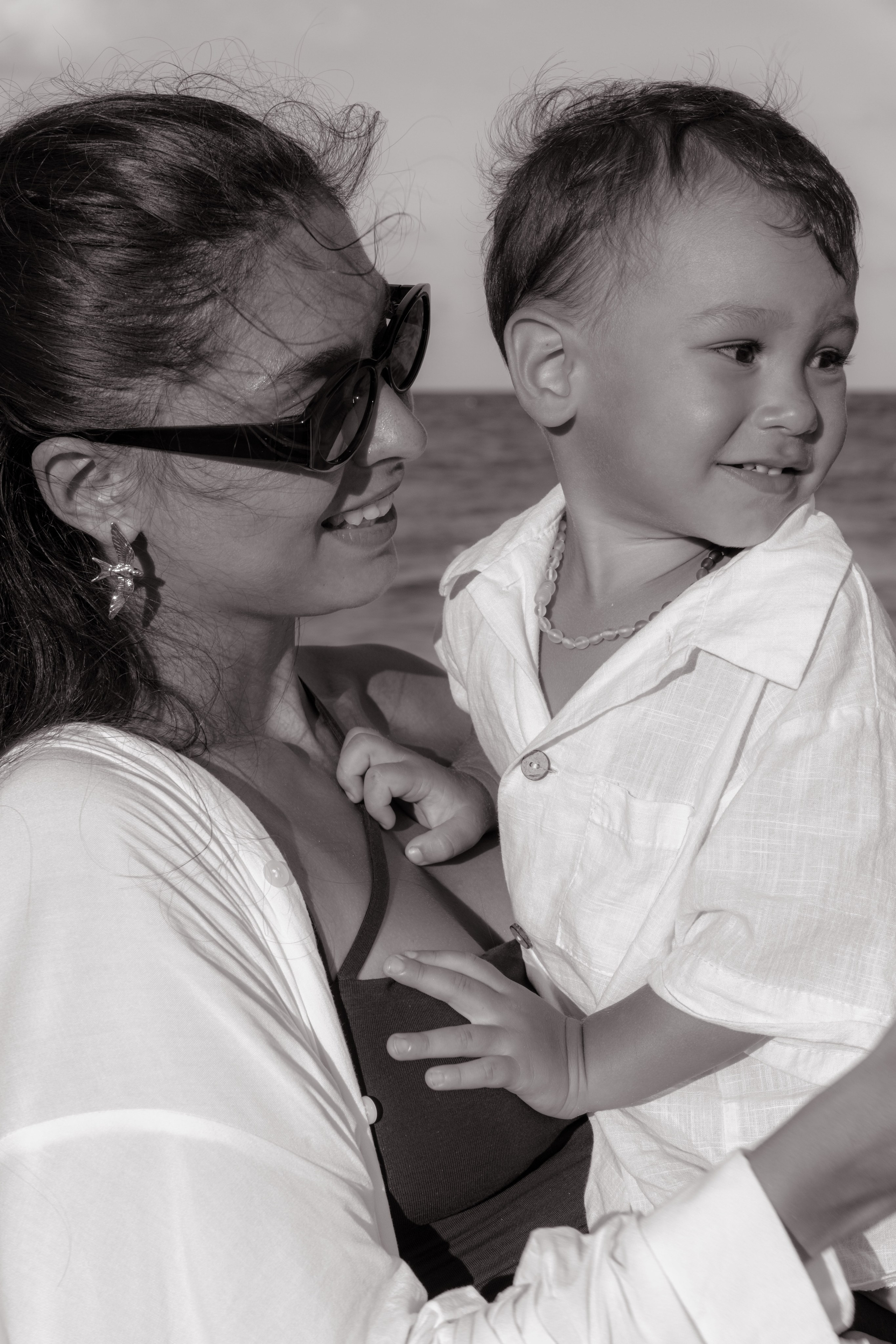 Mother and daughters. Portrait photographer Nha Trang | Julia Meshanina