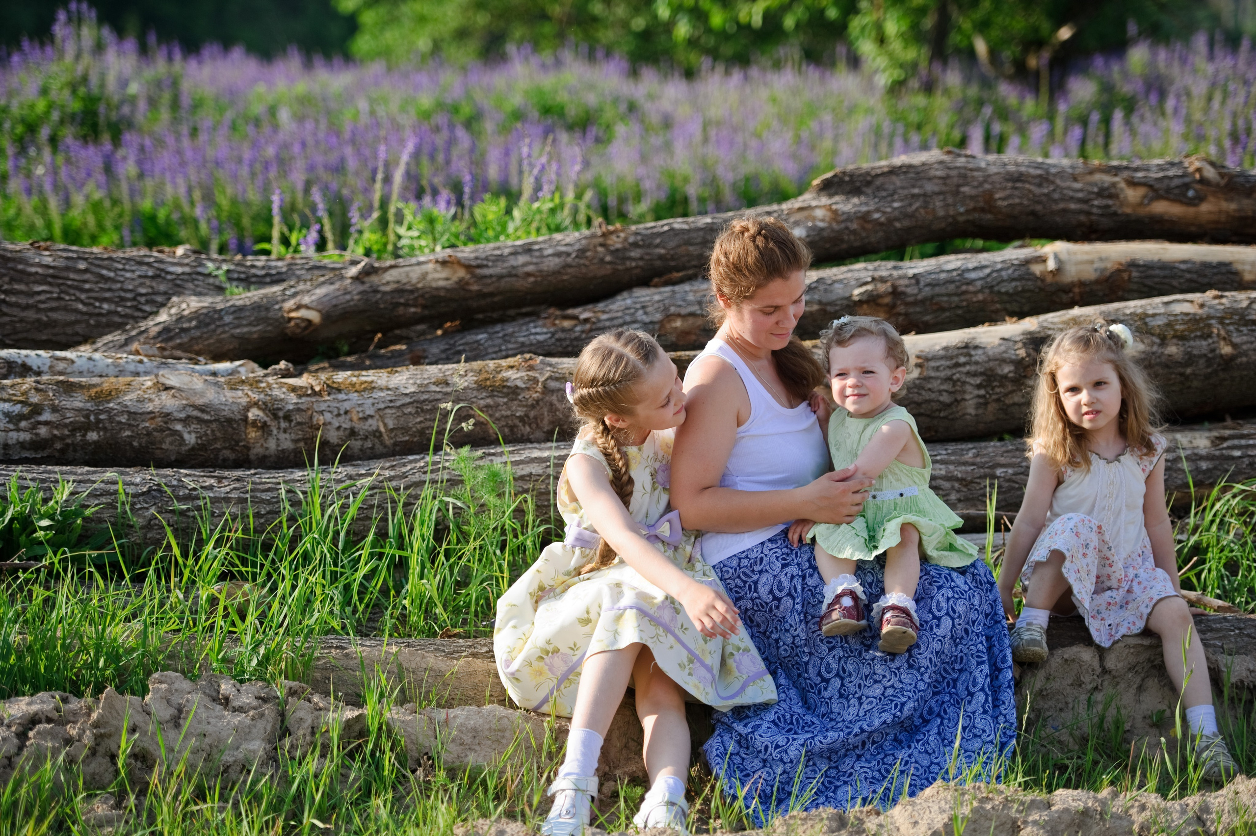Лилия, Дарина, Элина и Владислава. Мама и дочки. Прогулка, Зеленоград. Семейный фотограф Анна Дубовская