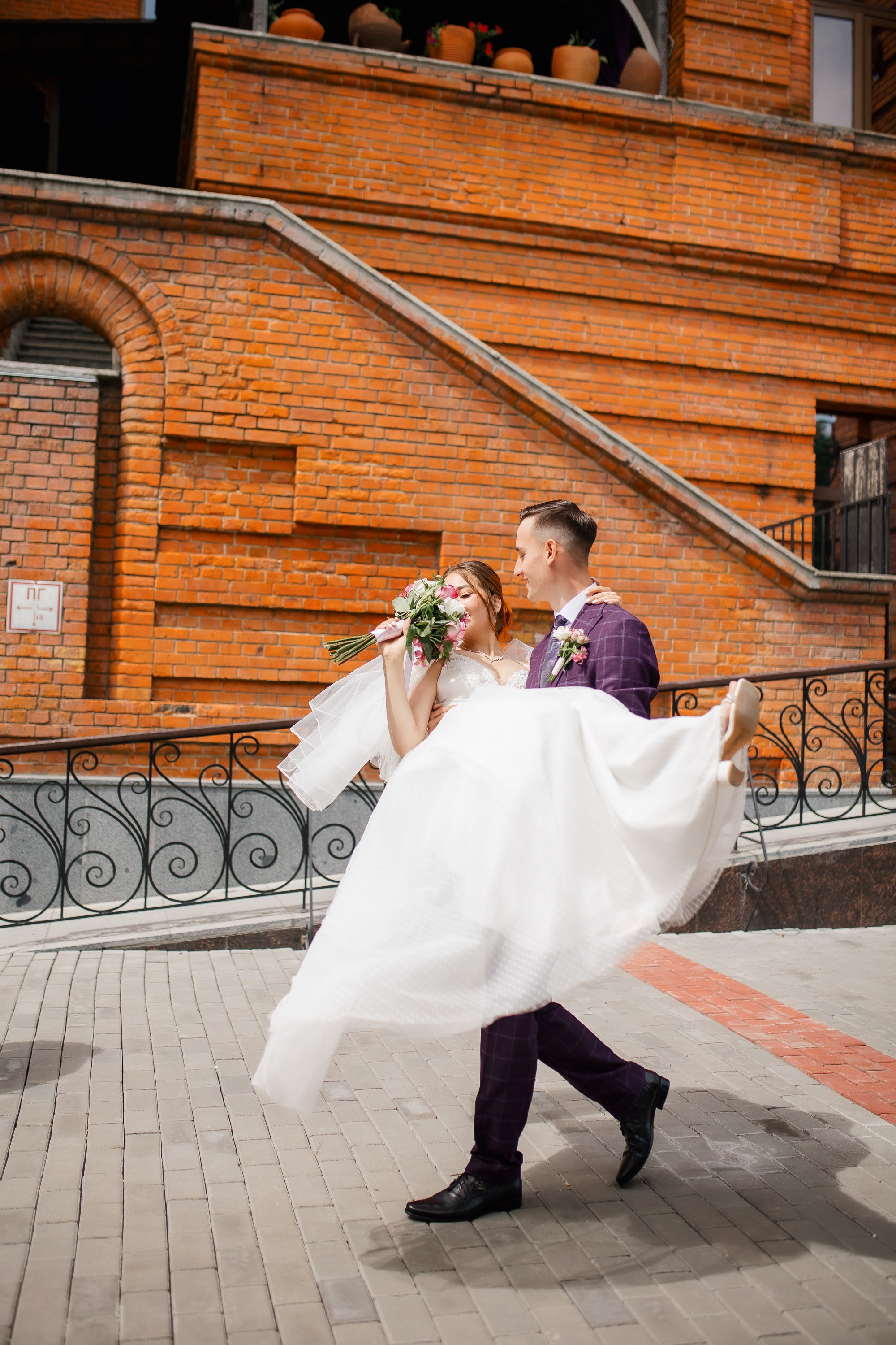 Ксения и Максим. Сборы Sopka. Прогулка по городу. Свадебный фотограф в Хабаровске