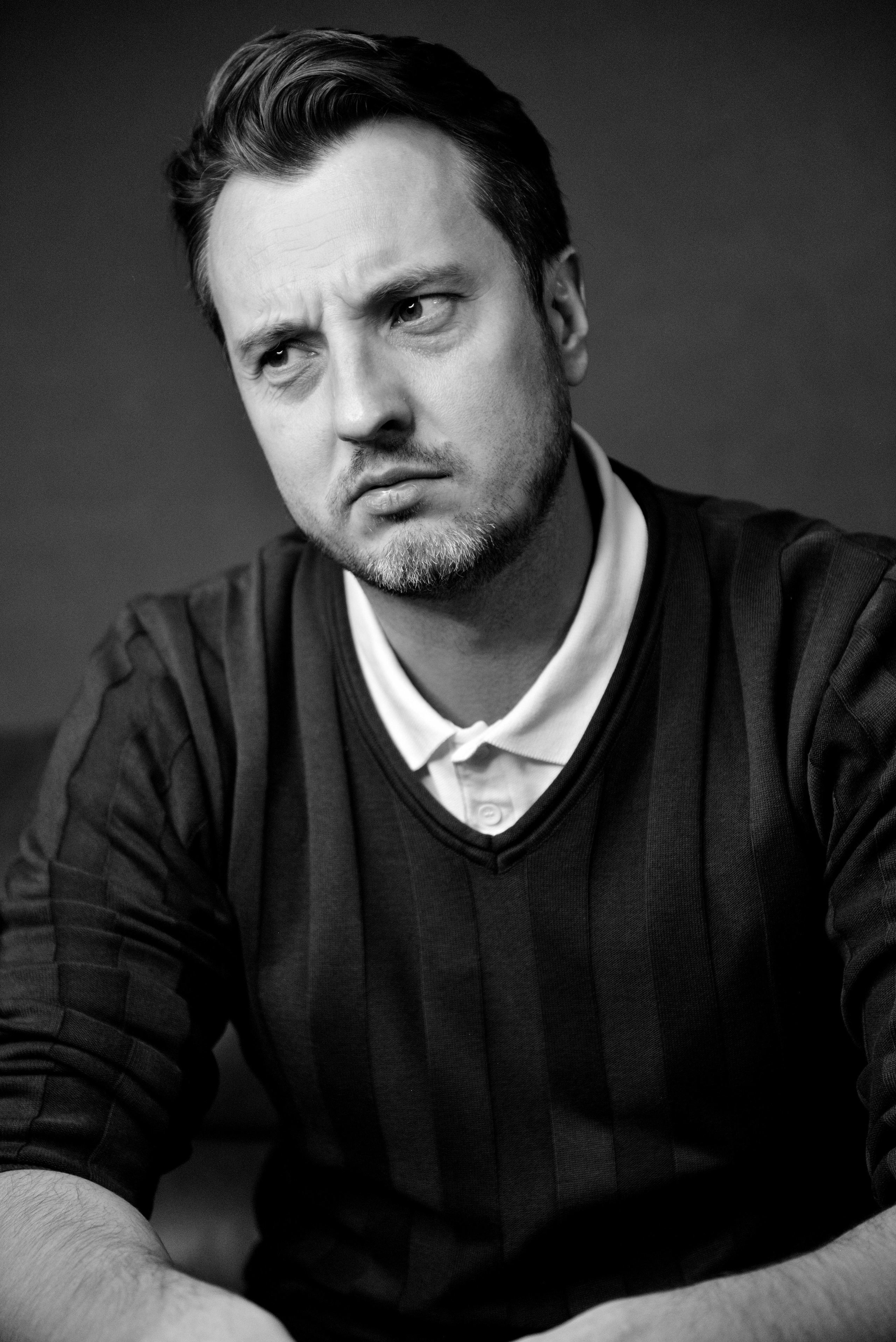 Выразительный портрет красивого мужчины в Санкт-Петербурге.