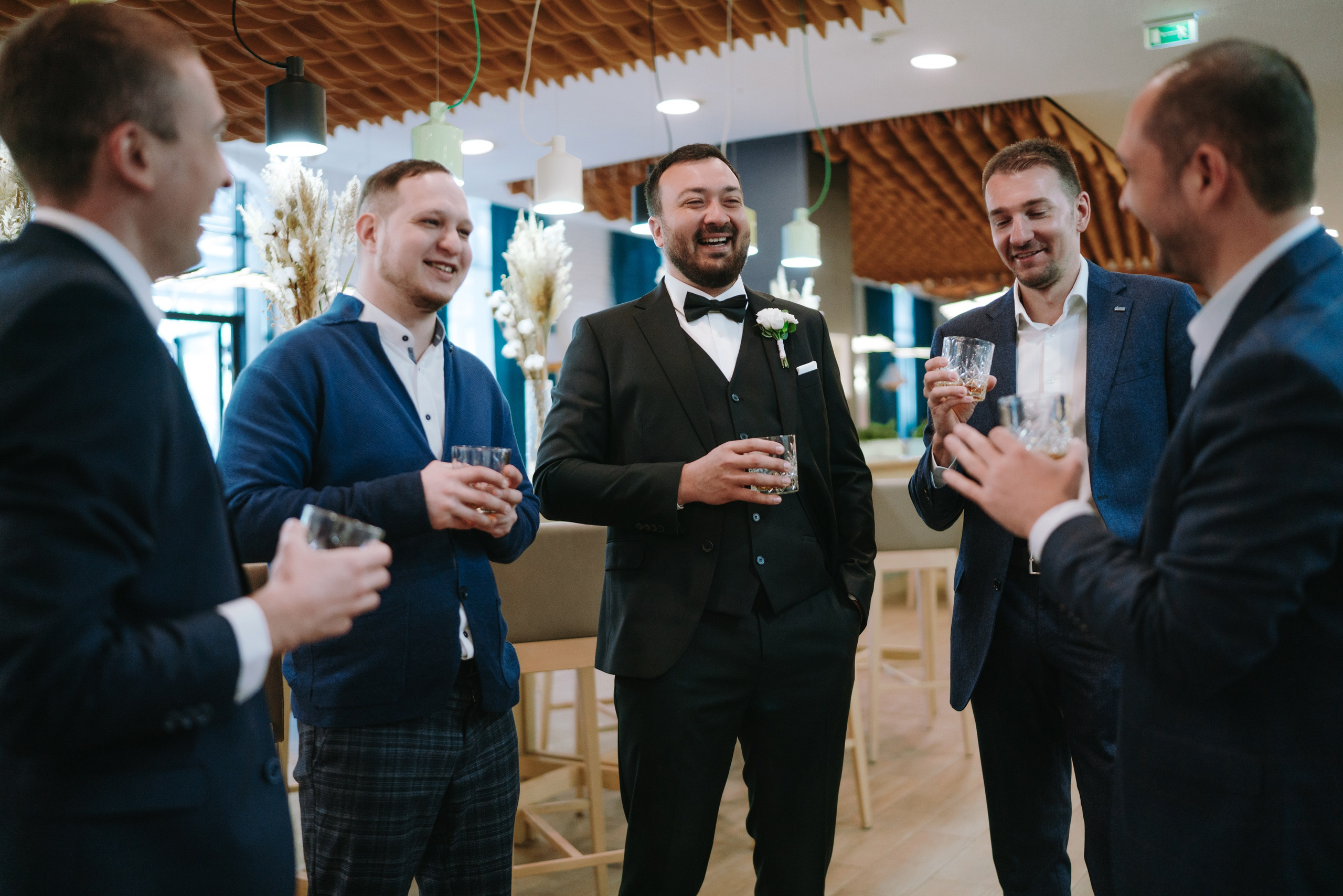 Свадебная фотосессия Радика и Дианы — Уфа, Nesterov Plaza, ЖК Империал, Президент Отель, шатёр М5