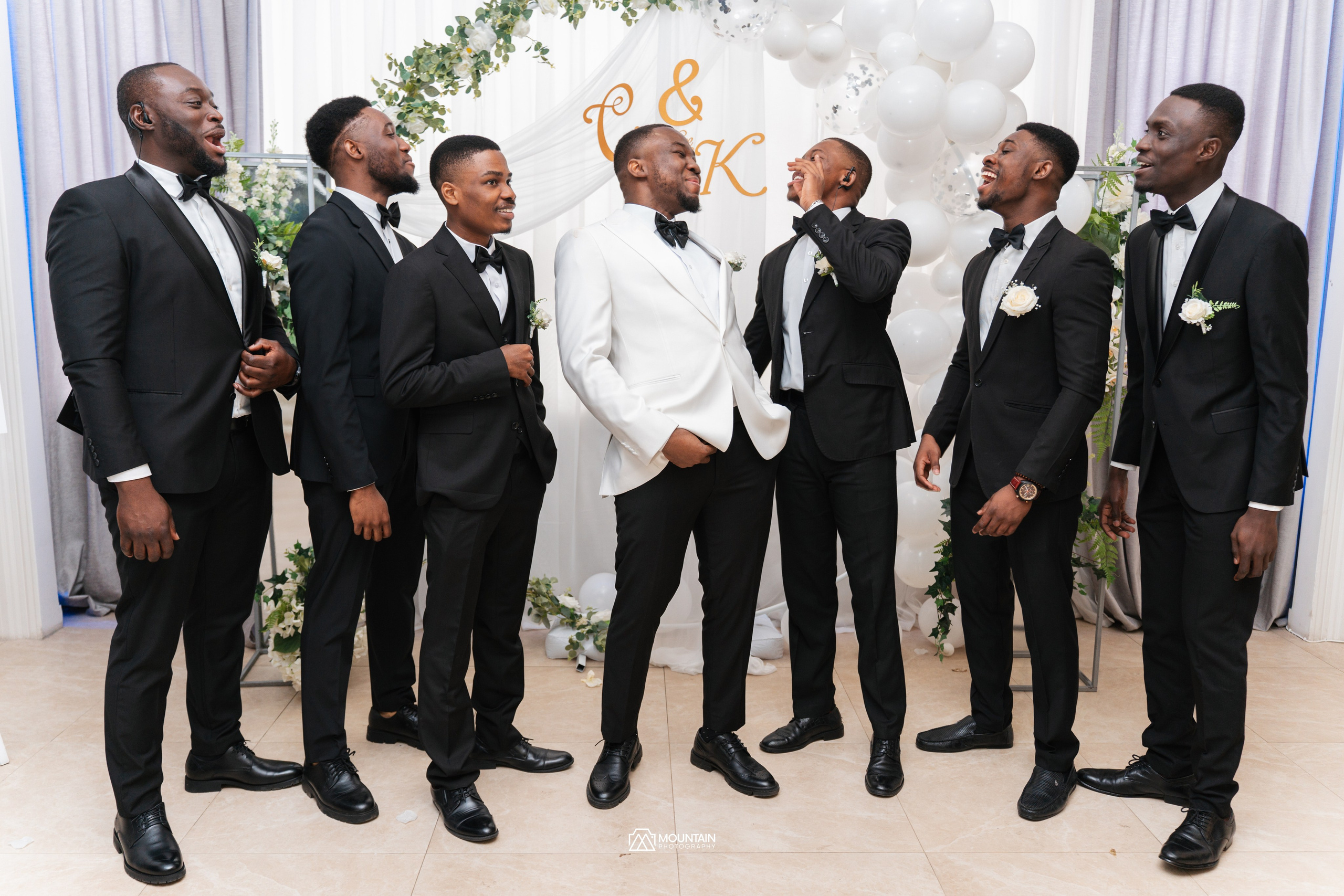 Cletus And Karabo. Я занимаюсь событийной, свадебной, товарной, студийной… фотографией