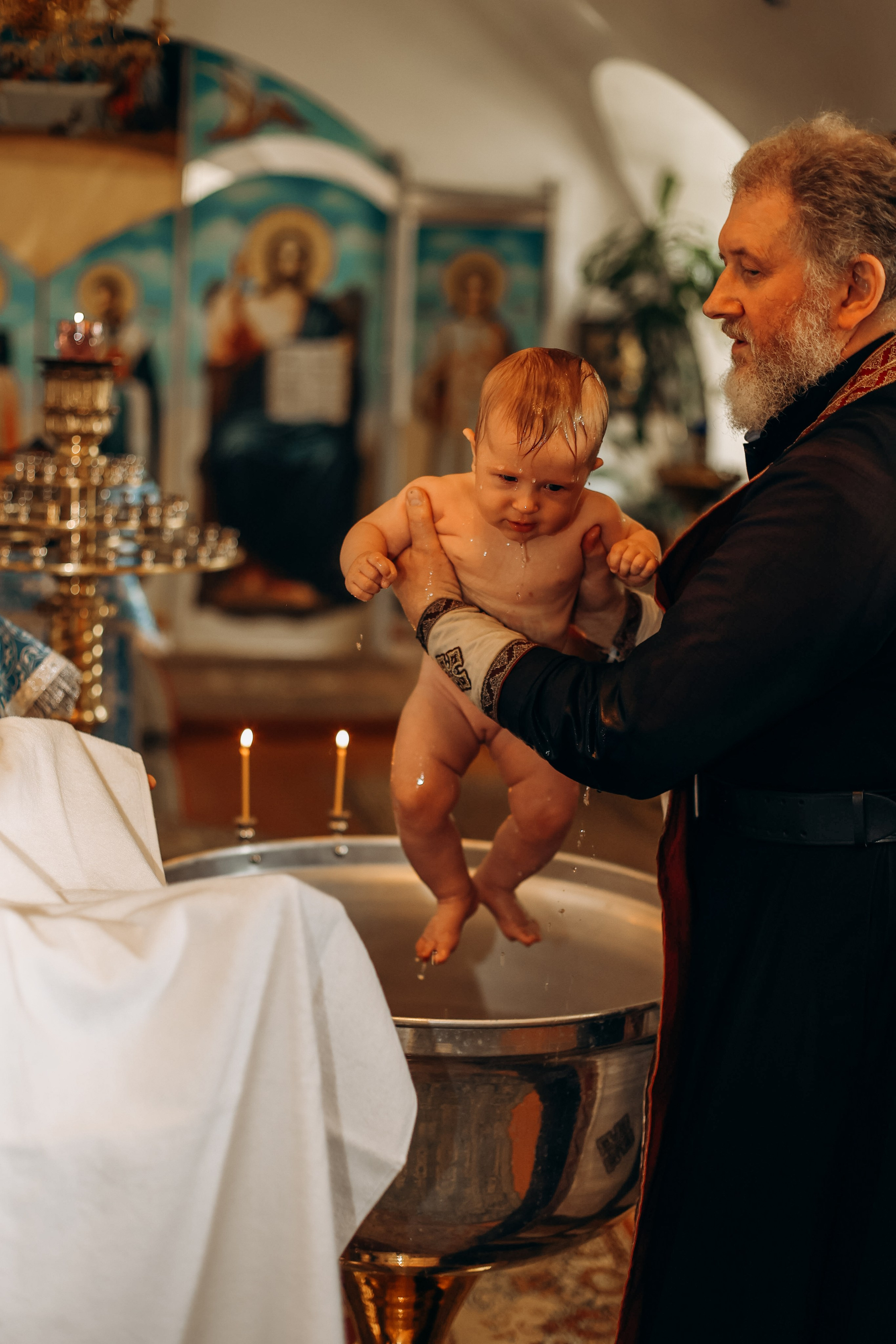 Крещение Полины. Крестознаменская церковь. Детский фотограф в Дубне и Кашине Елена Карпушина