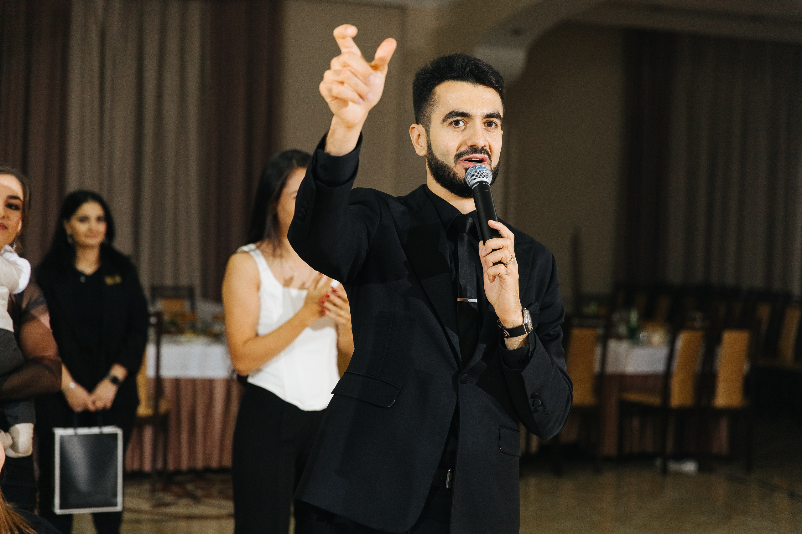 Ани и Назели. 35&5 День рождения, «Янтарь». Фотограф в Красноярске Надежда Воскресенская