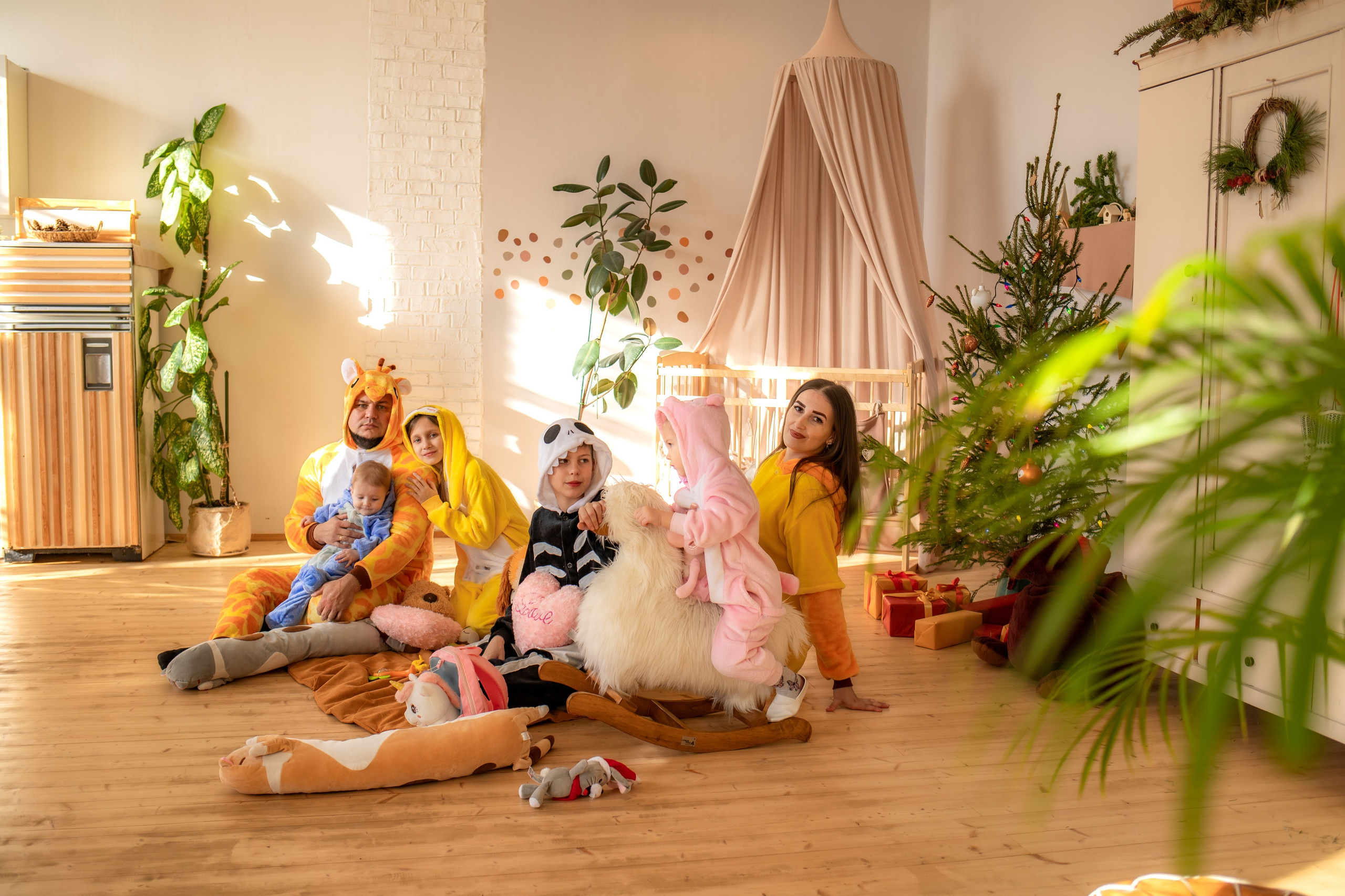 Новогодняя семейная съемка в Loft potolok. Семейный и детский фотограф в Краснодаре Ирина Лаврецкая