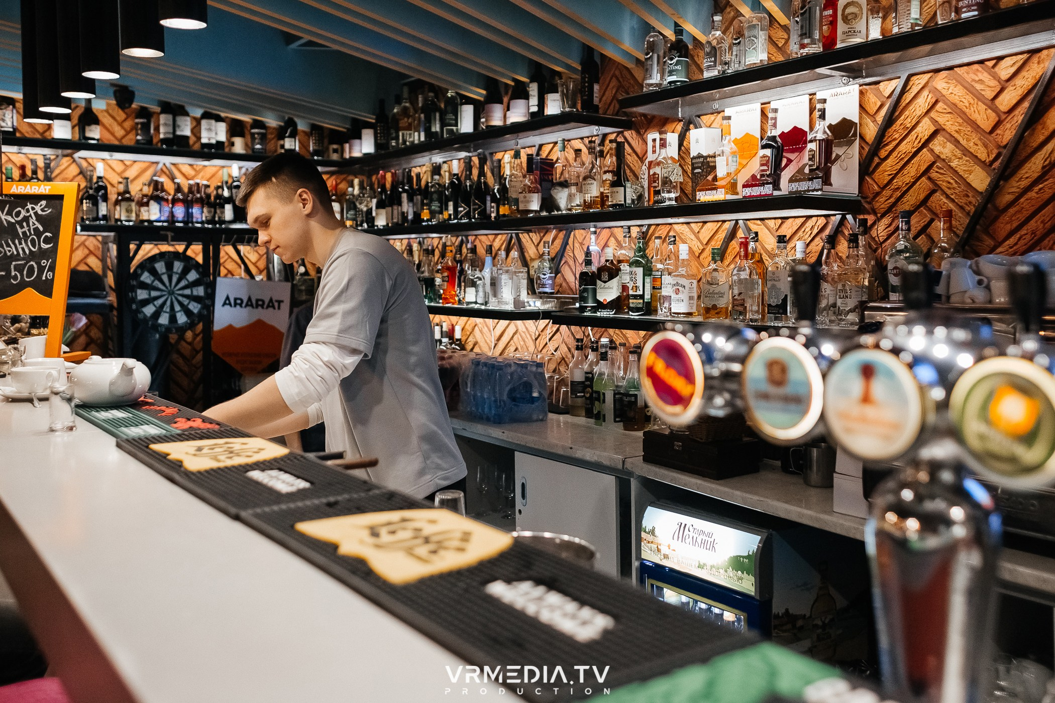 Международный женский день в ресторане «Friday»