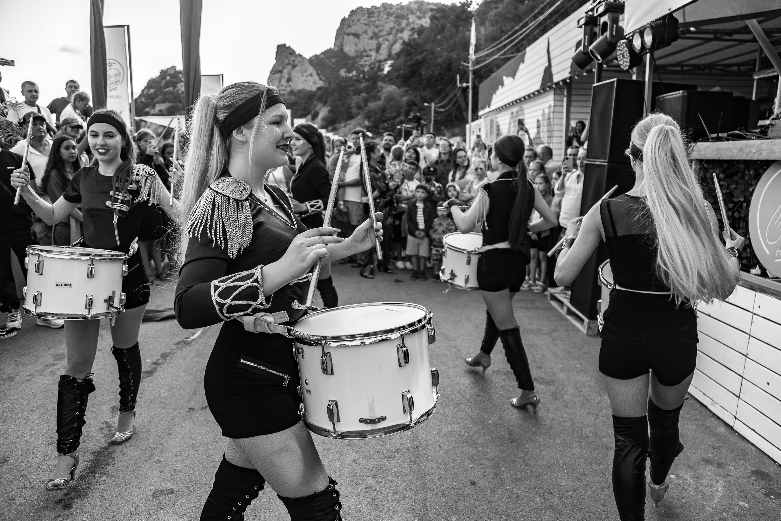 Открытие сезона в HUNGRY BIRD_Симеиз_Крым_14.06.2025. Аминов Руслан | Фотограф