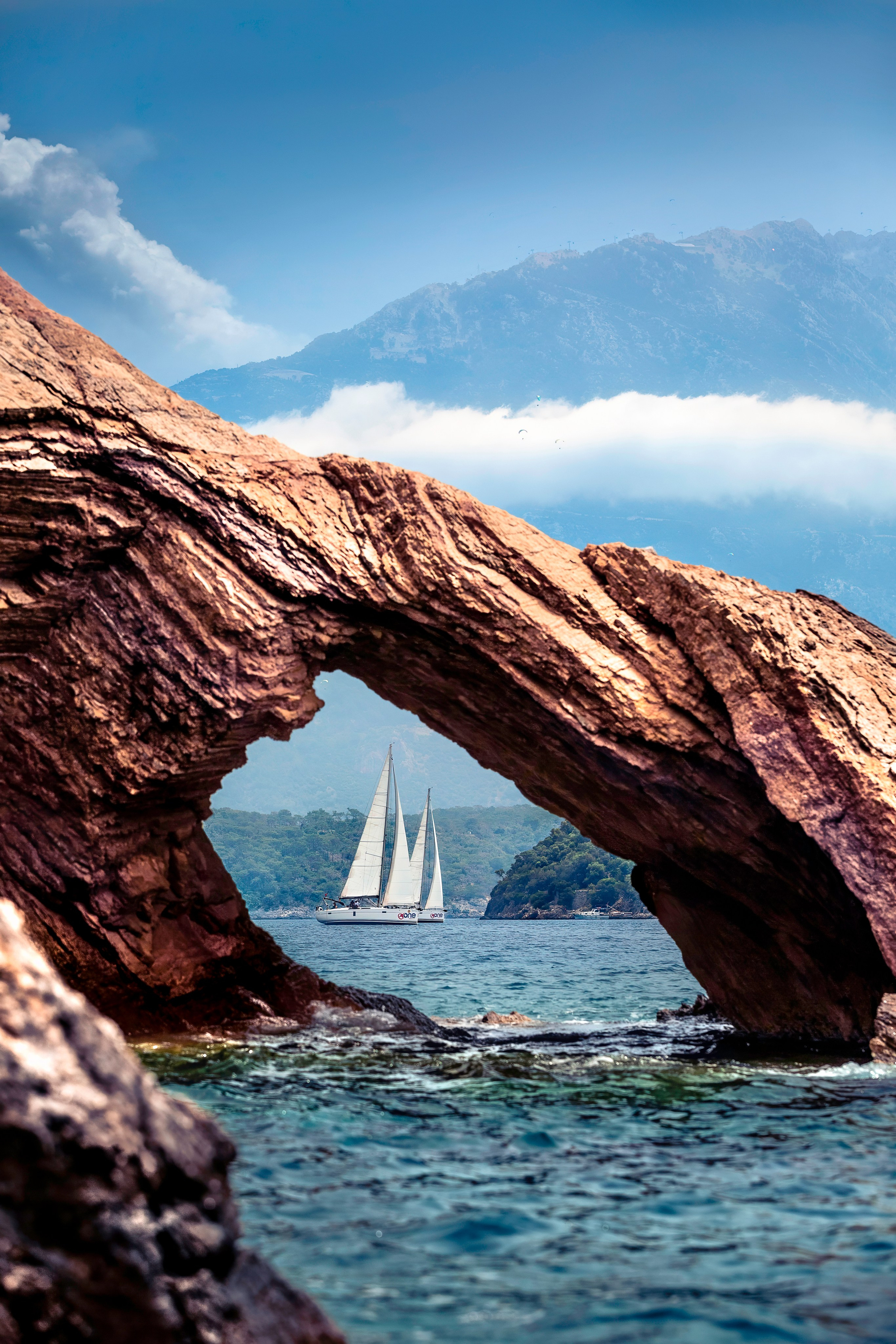 Полуфиналист главного международного конкурса парусной фотографии Mirabaud Yacht Race Image в 2024