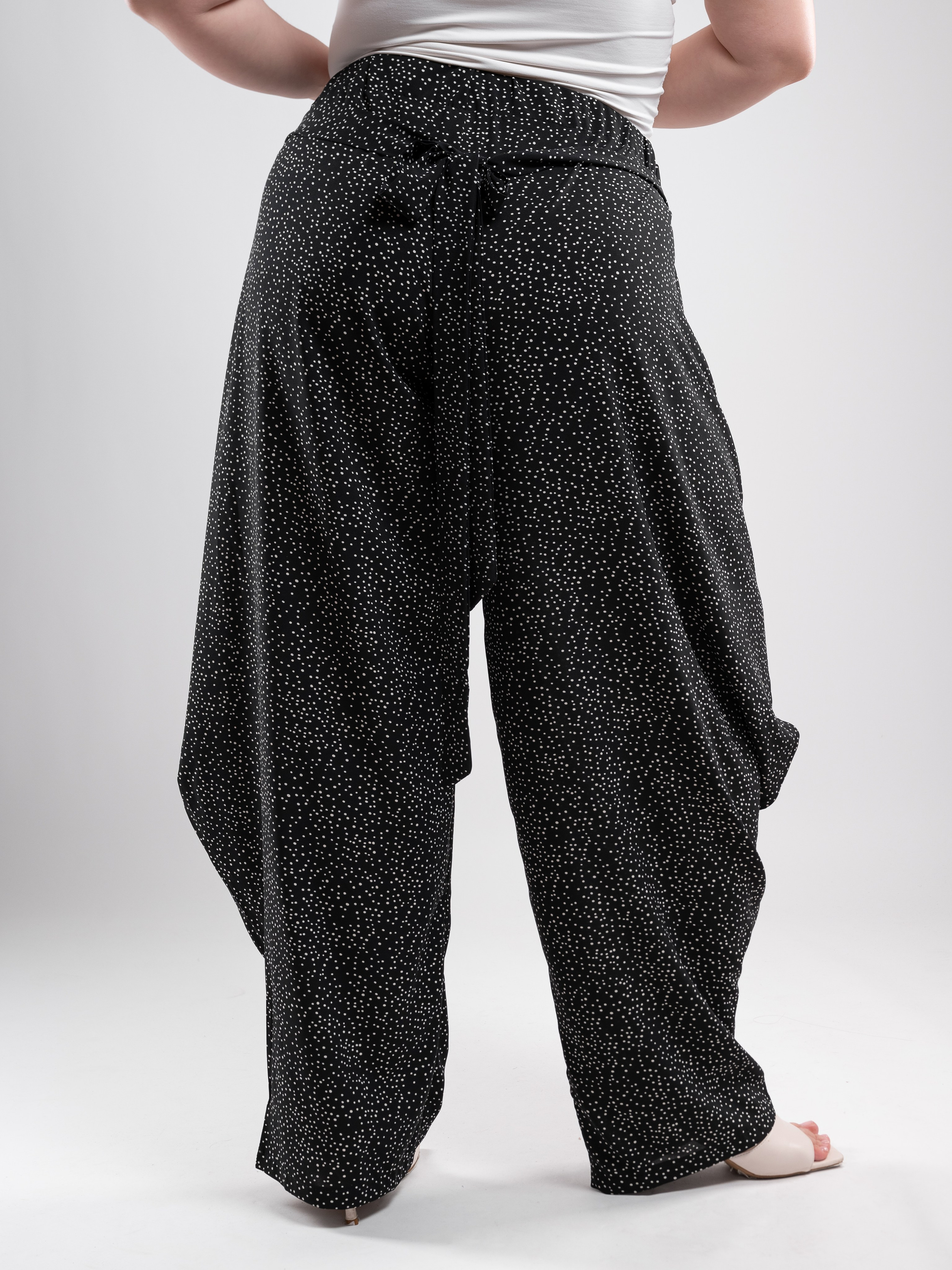 Брюки трансформеры. Предметный фотограф, фото для маркетплейсов Пятигорск, КМВ