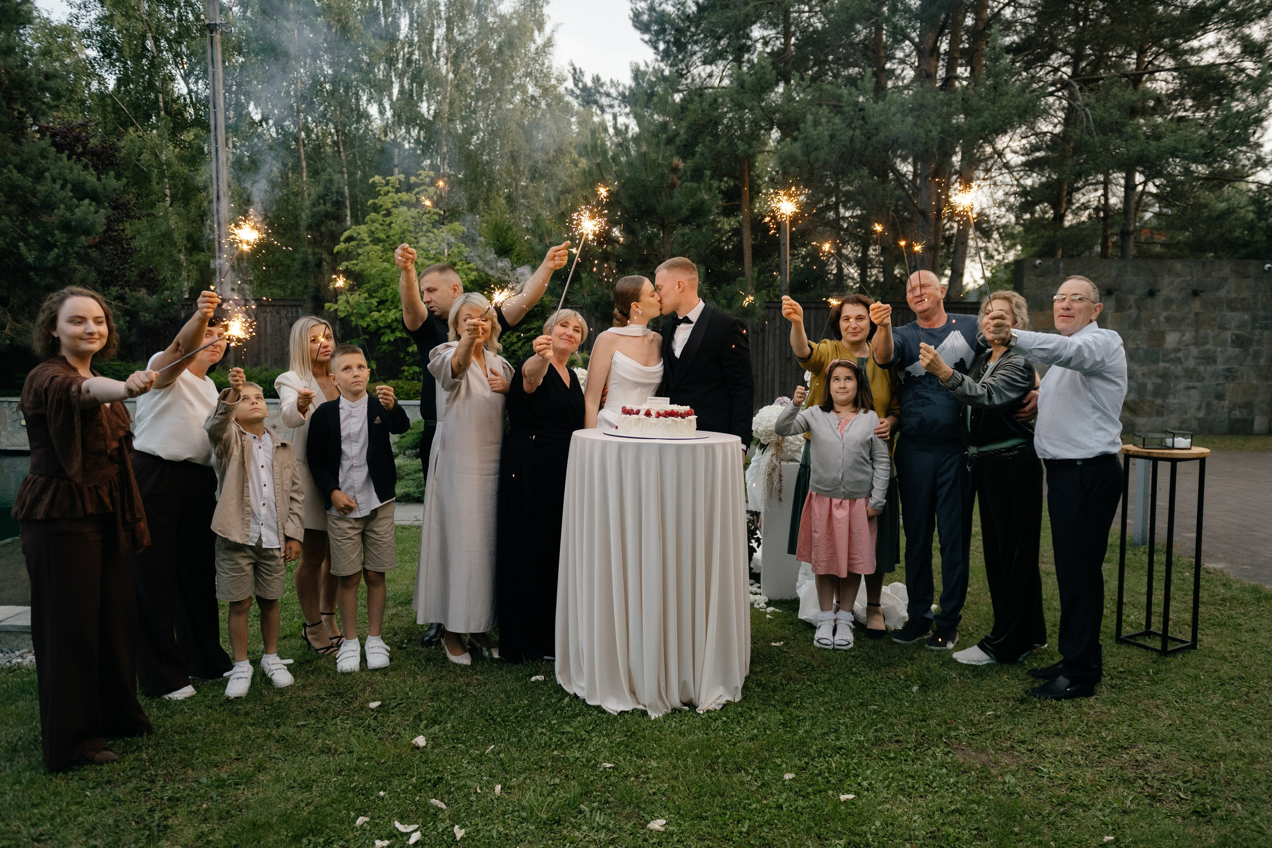 Wedding day in DELICE CHALET. Wedding PHOTOGRAPHER Andrew Vnukov