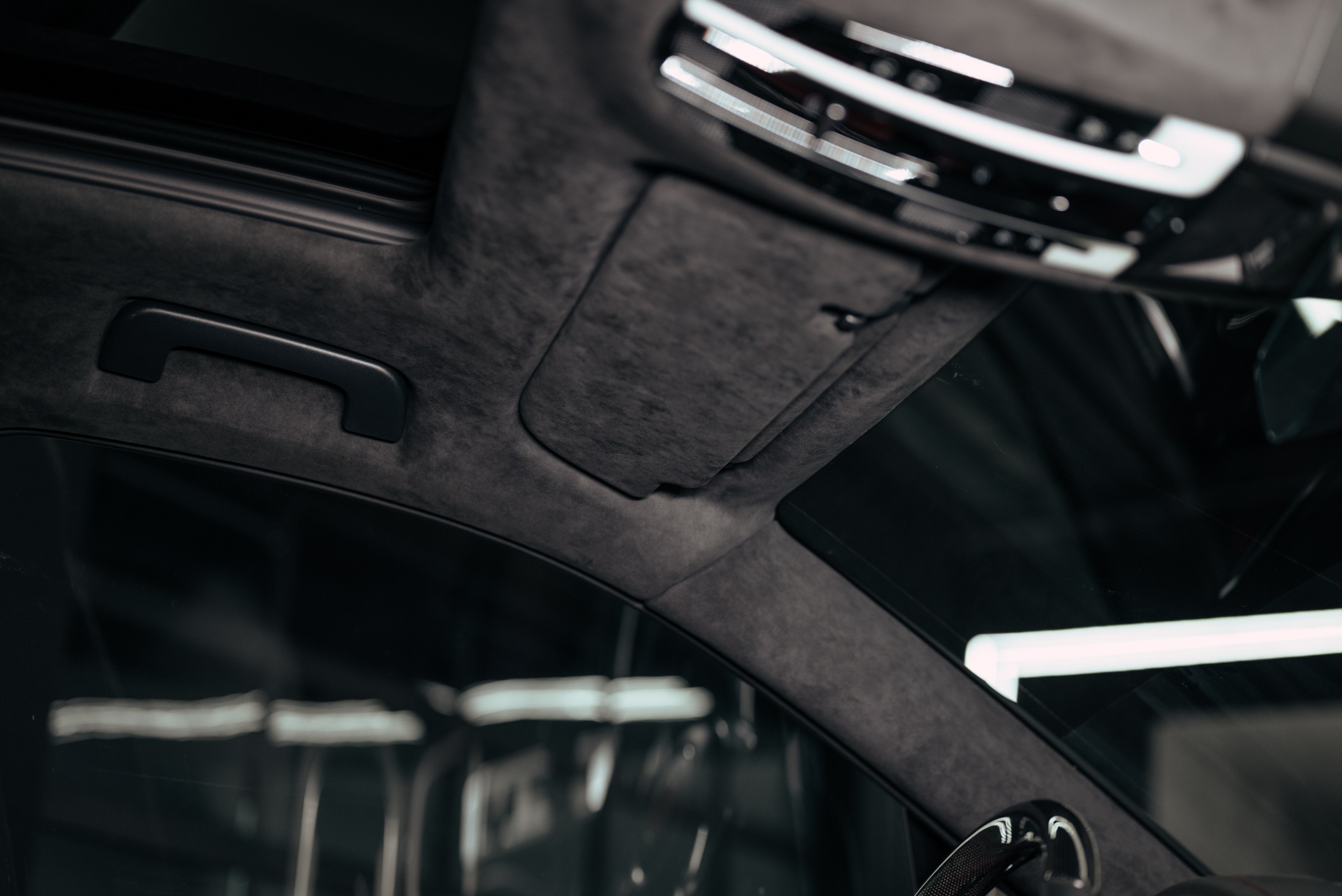 Porsche Cayenne GTS grey on red. DeLorein