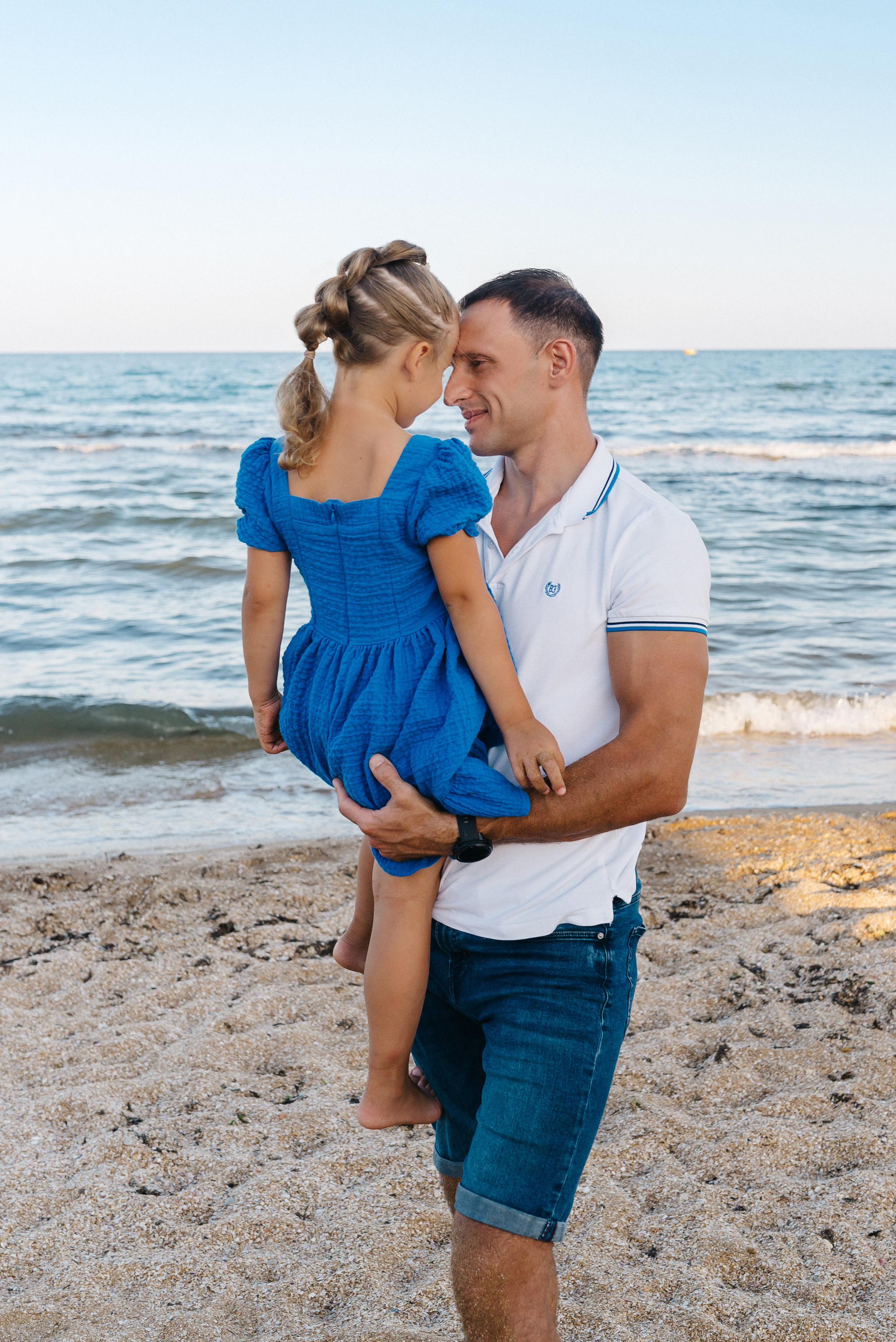 СЕМЕЙНАЯ ФОТОСЕССИЯ НА БЕРЕГУ МОРЯ В ФЕОДОСИИ