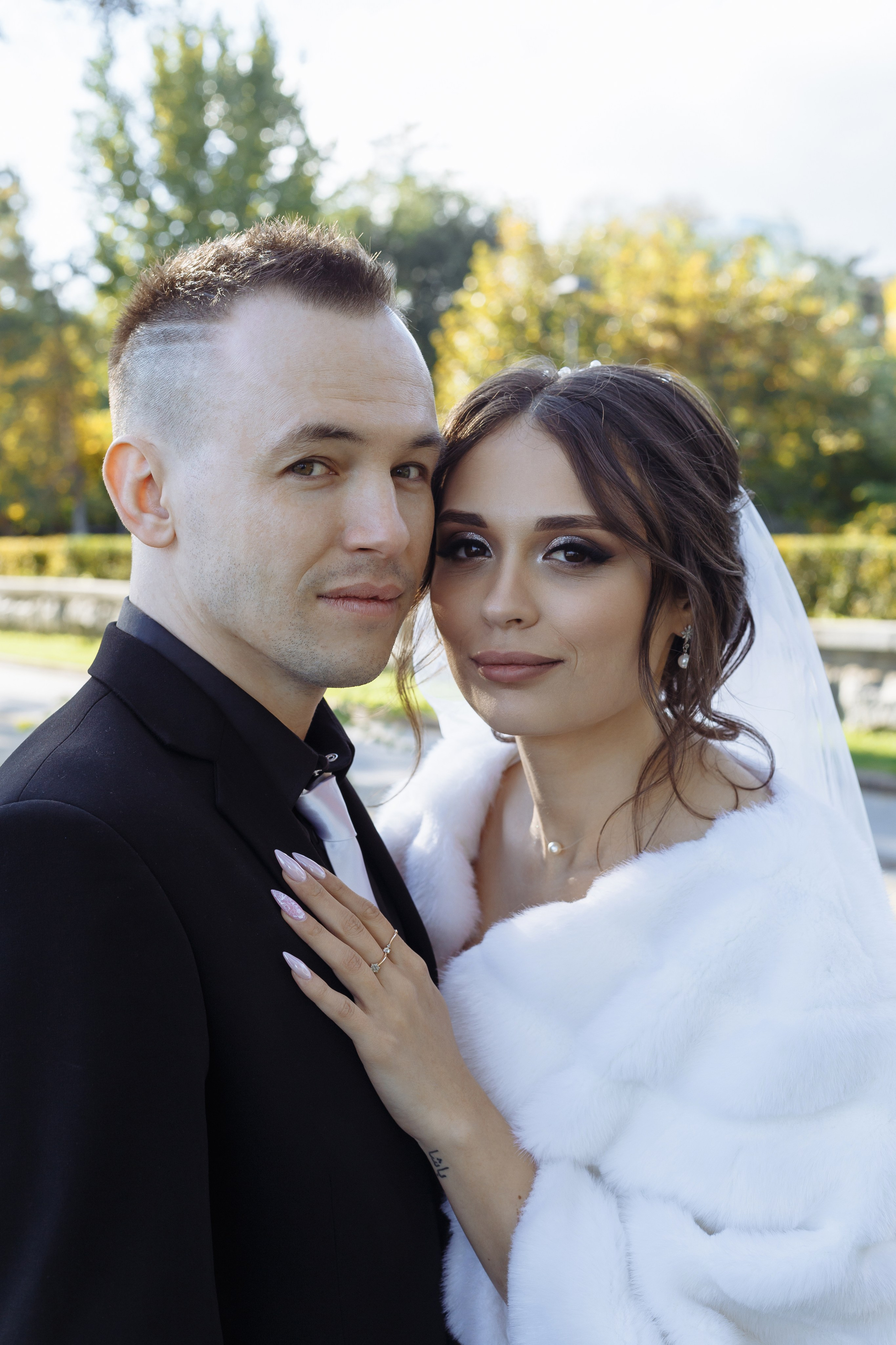 Павел, Мария — фотографии в студии и парке. Событийный фотограф Максим Бескоровайновнов