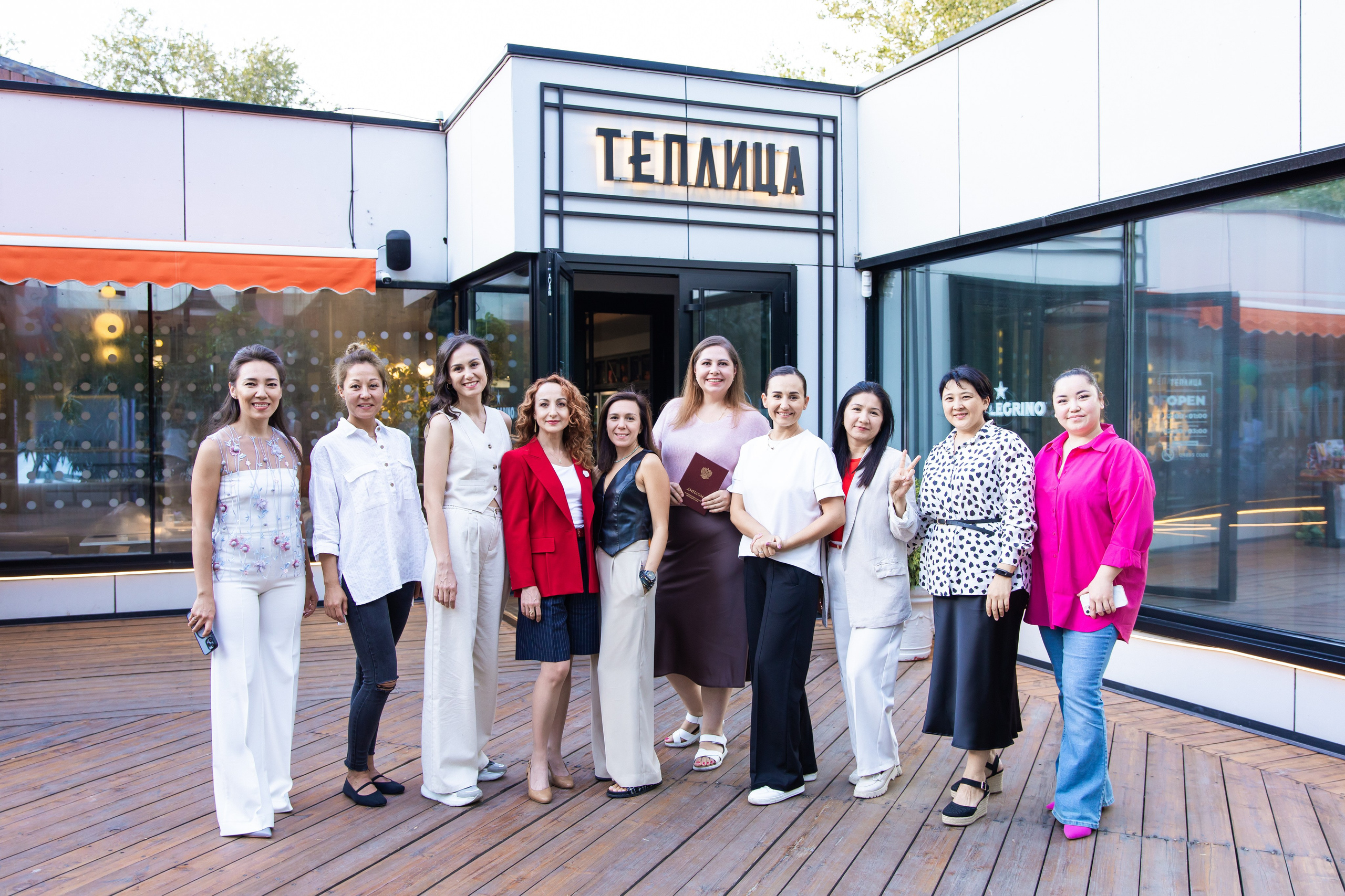 Couch. Свадебный и студийный фотограф в Алматы Ильяс Кырбаев