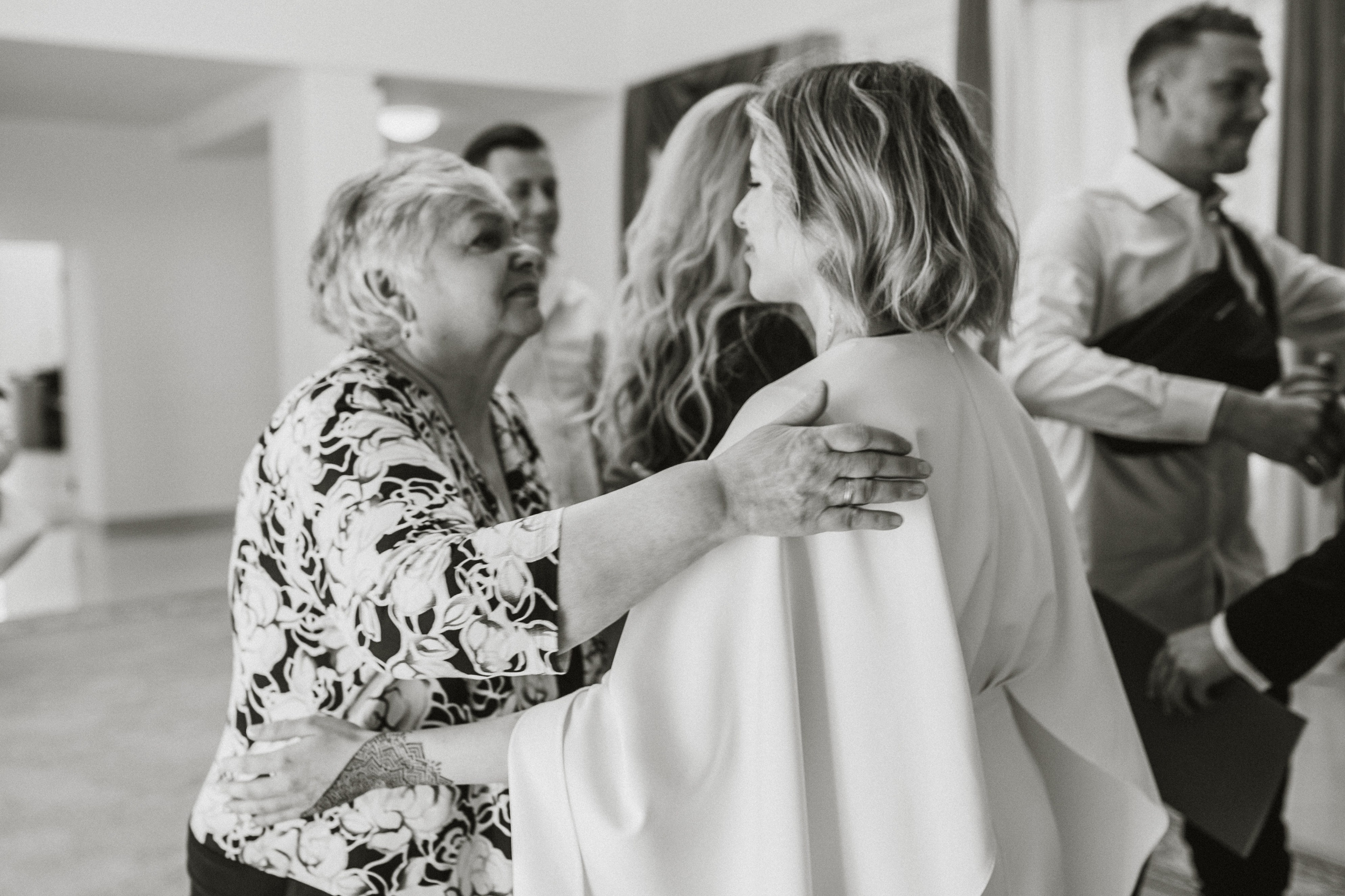 ЗАГС. Эвия и Александр. Фотограф Дарья Воскресенская в Москве