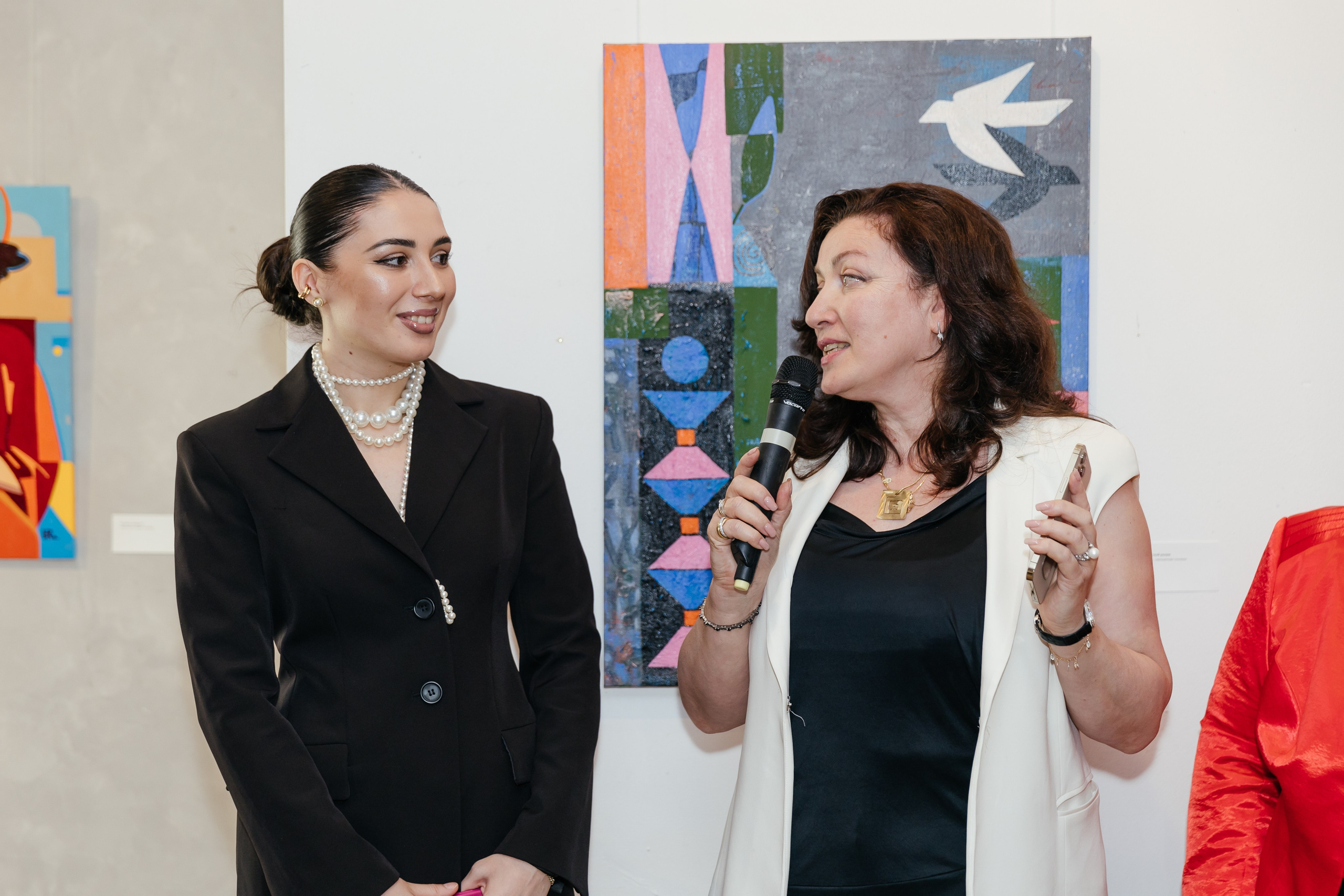 Выставка Лиры Алборовой «Цвет — это я». Свадебный и репортажный фотограф в Санкт-Петербурге Николай Голованов